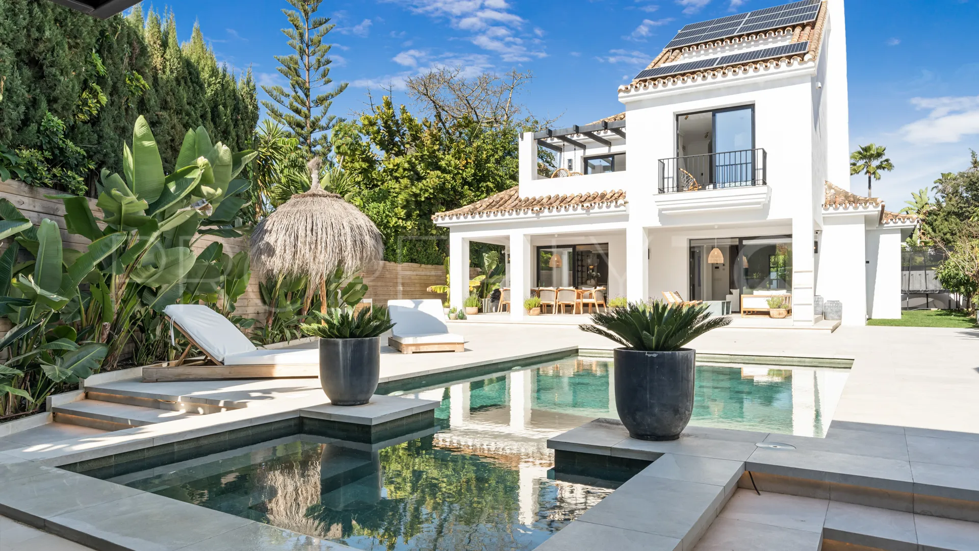 Buy villa in Nueva Andalucia with 6 bedrooms