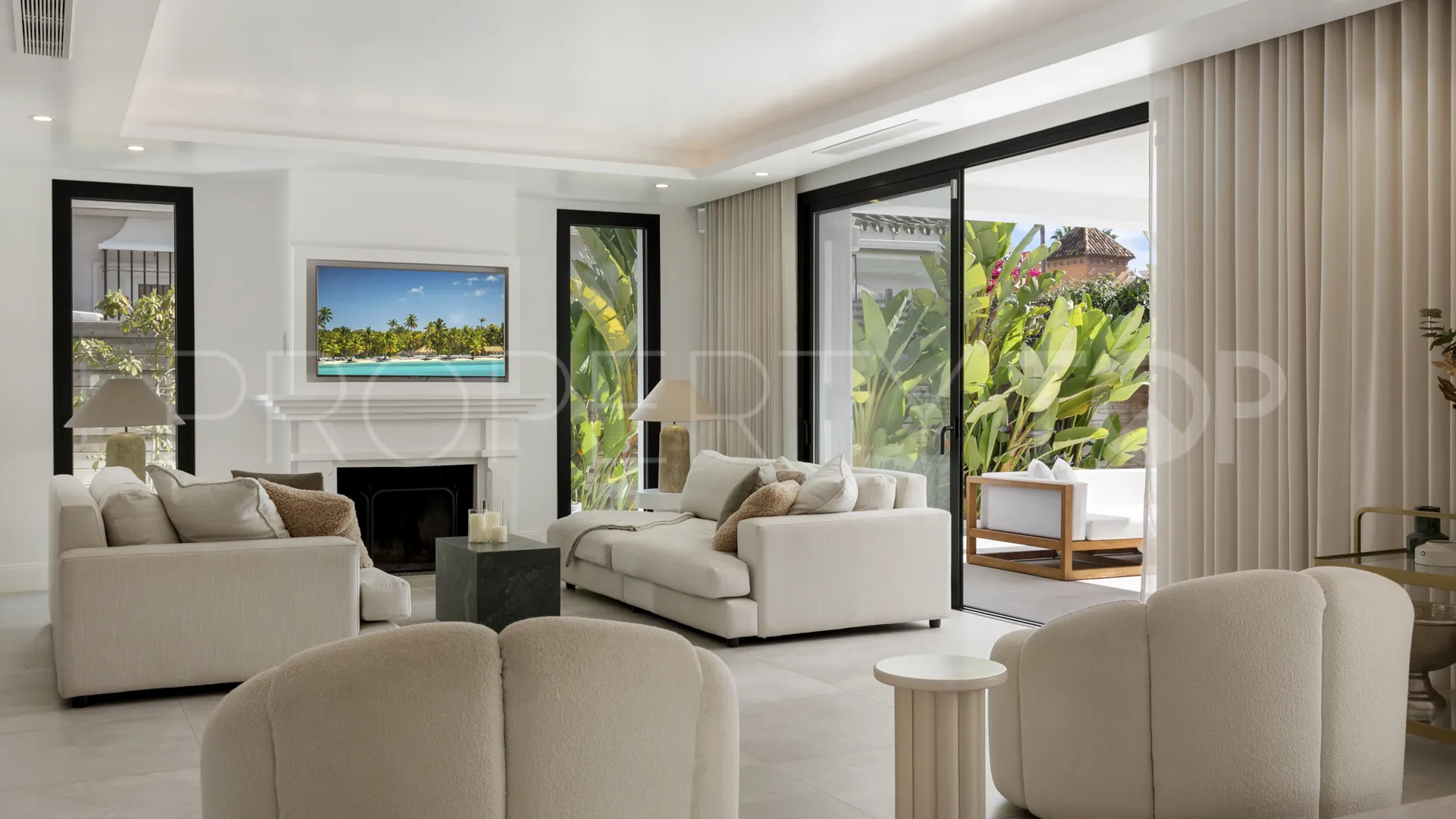 Buy villa in Nueva Andalucia with 6 bedrooms