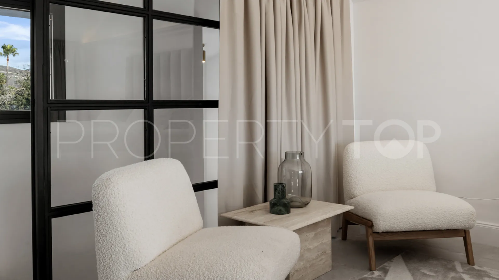 Buy villa in Nueva Andalucia with 6 bedrooms