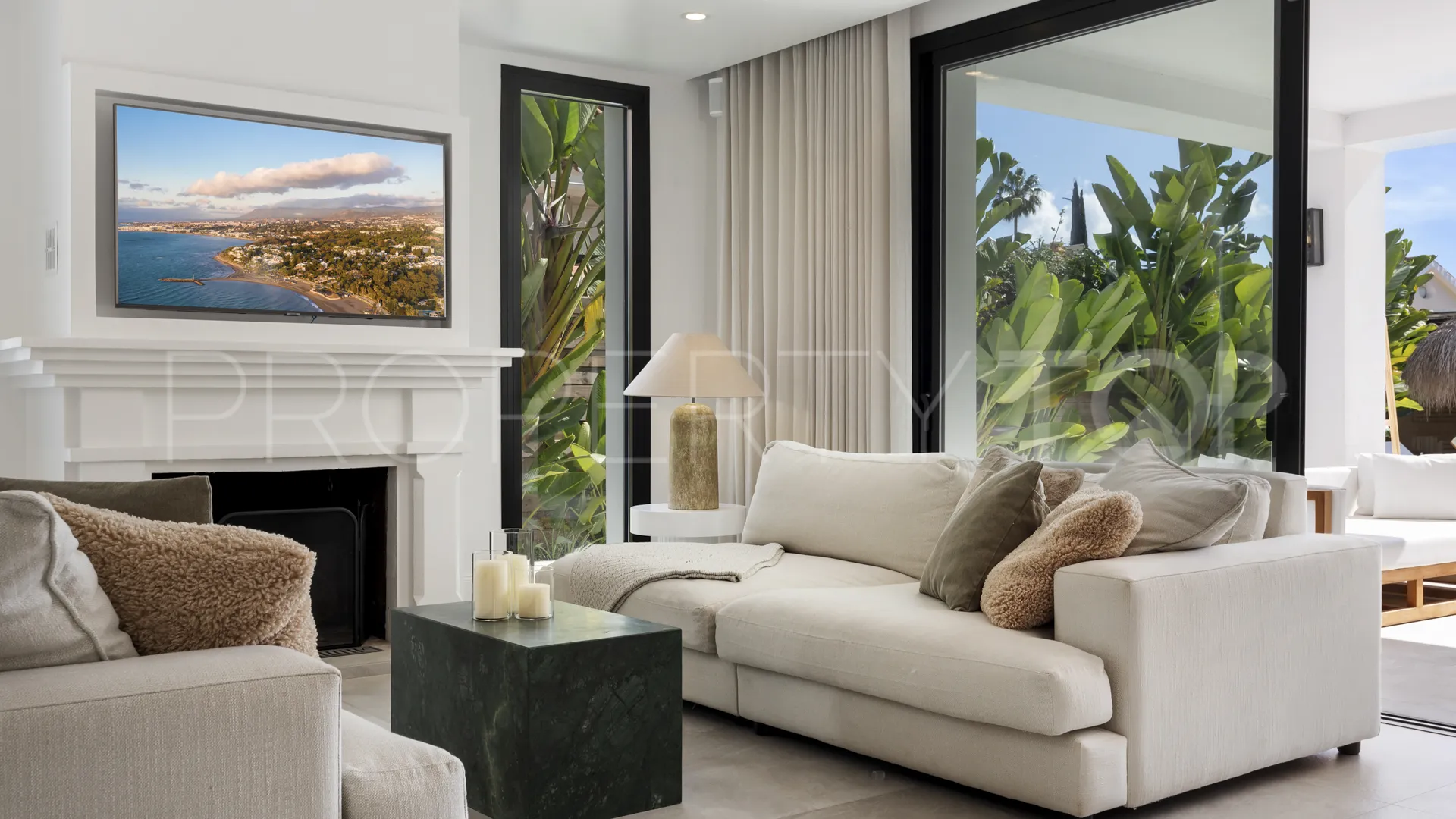 Buy villa in Nueva Andalucia with 6 bedrooms