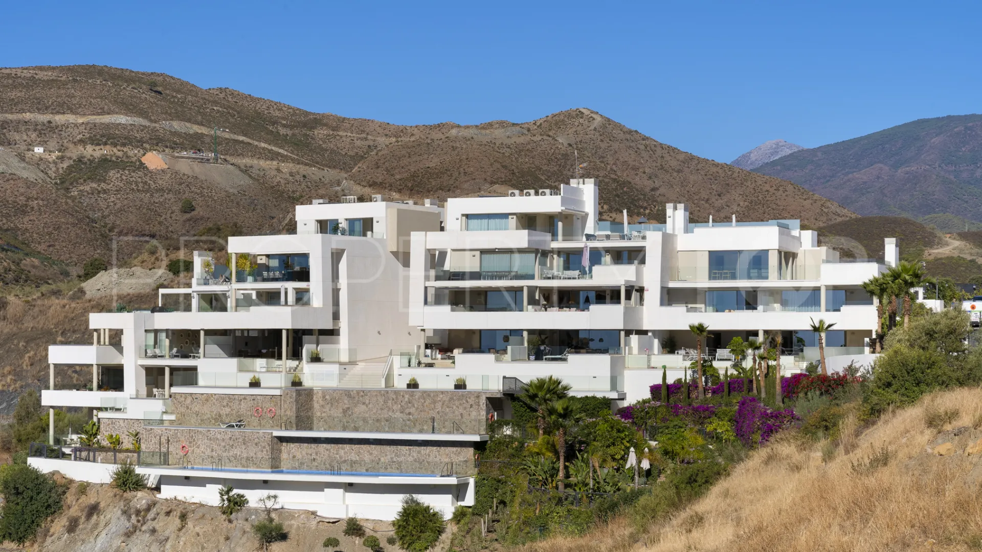 Atico duplex con 3 dormitorios en venta en La Morelia de Marbella