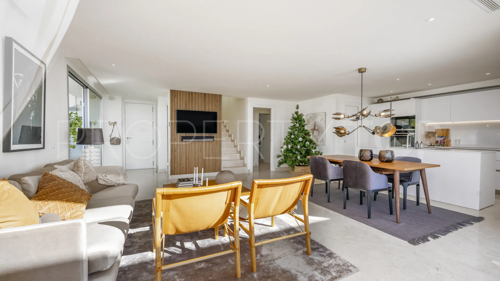 Atico duplex con 3 dormitorios en venta en La Morelia de Marbella