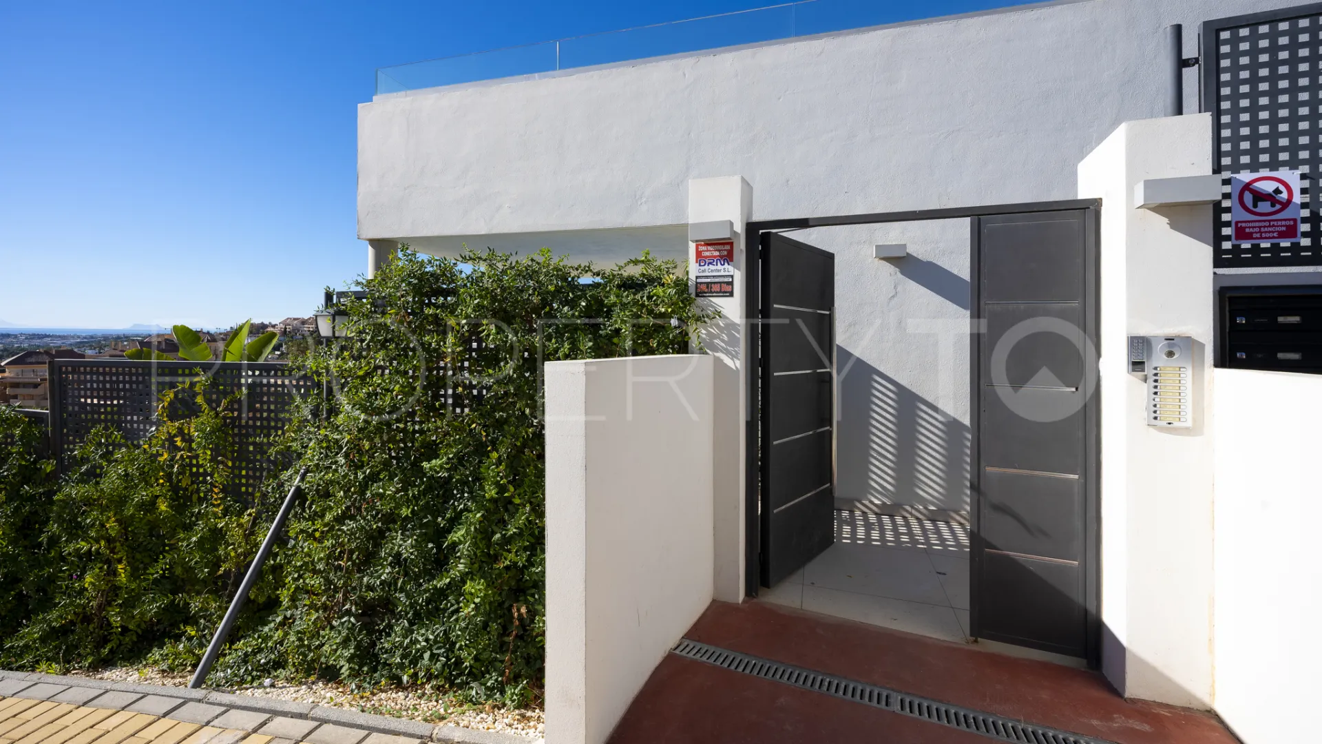 Atico duplex con 3 dormitorios en venta en La Morelia de Marbella