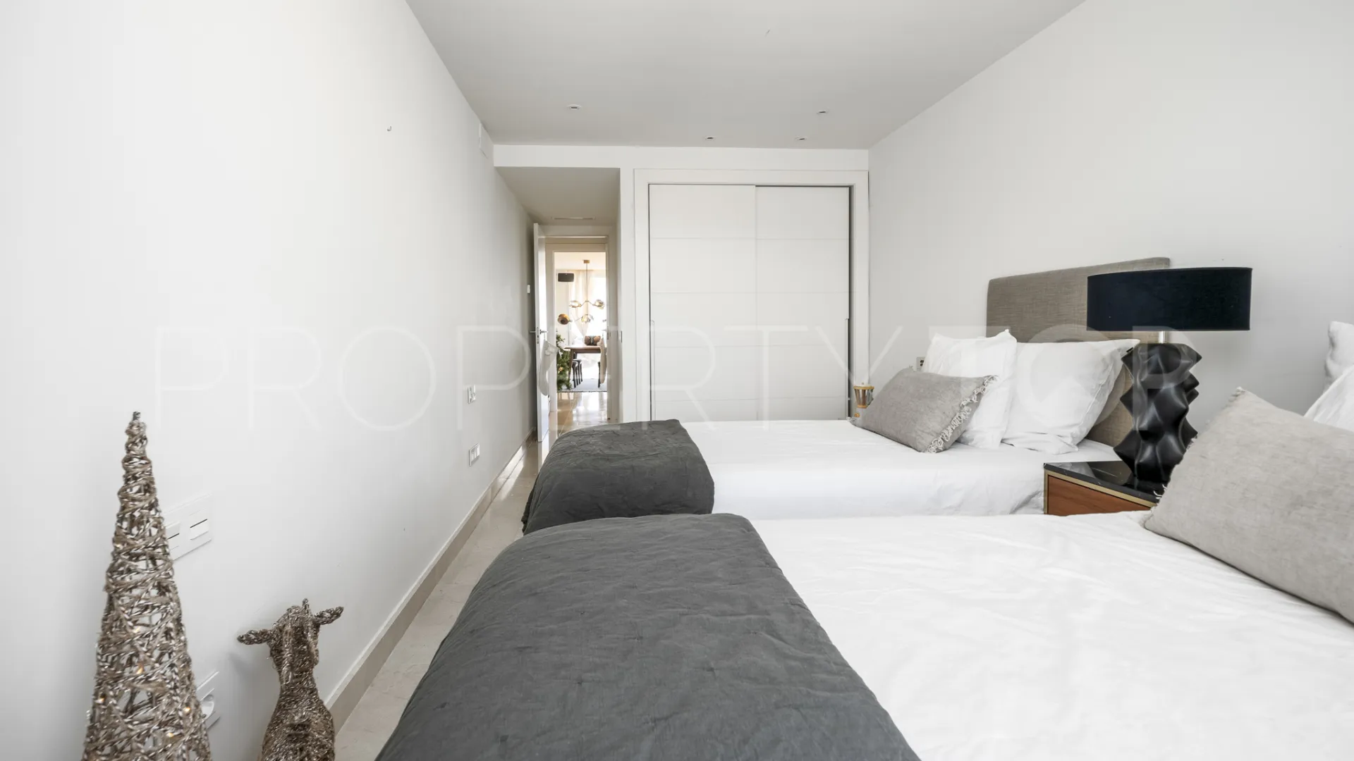 Atico duplex con 3 dormitorios en venta en La Morelia de Marbella