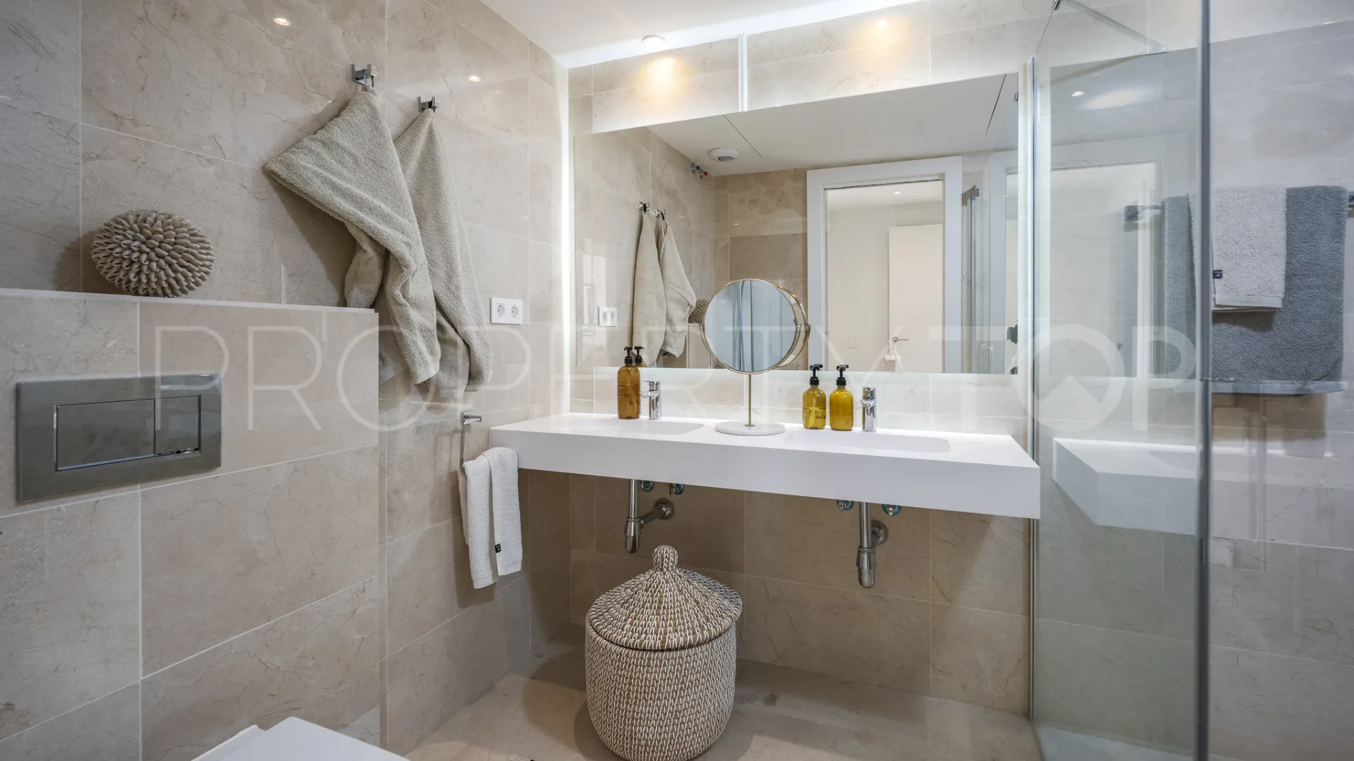Atico duplex con 3 dormitorios en venta en La Morelia de Marbella