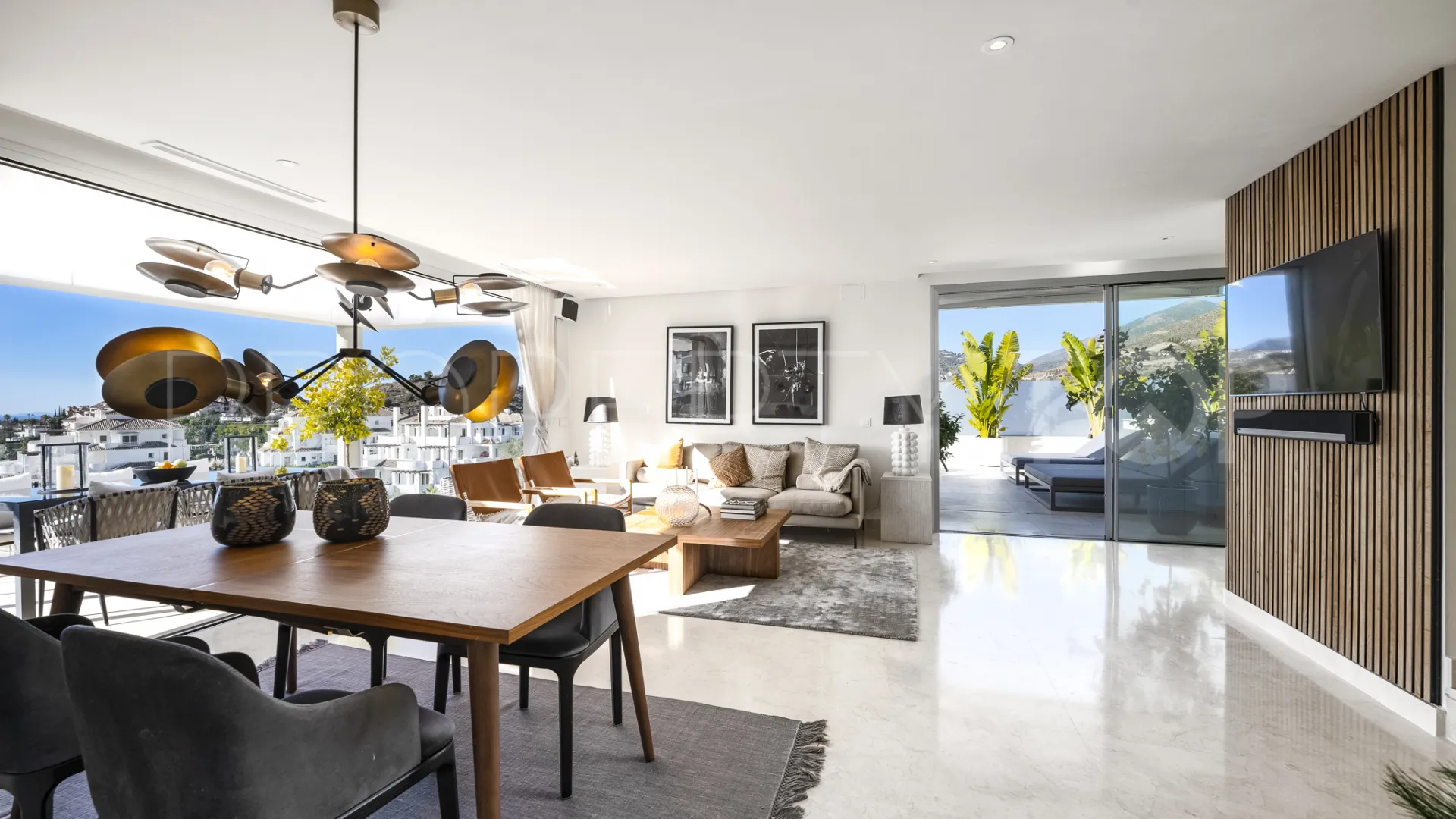 Atico duplex con 3 dormitorios en venta en La Morelia de Marbella