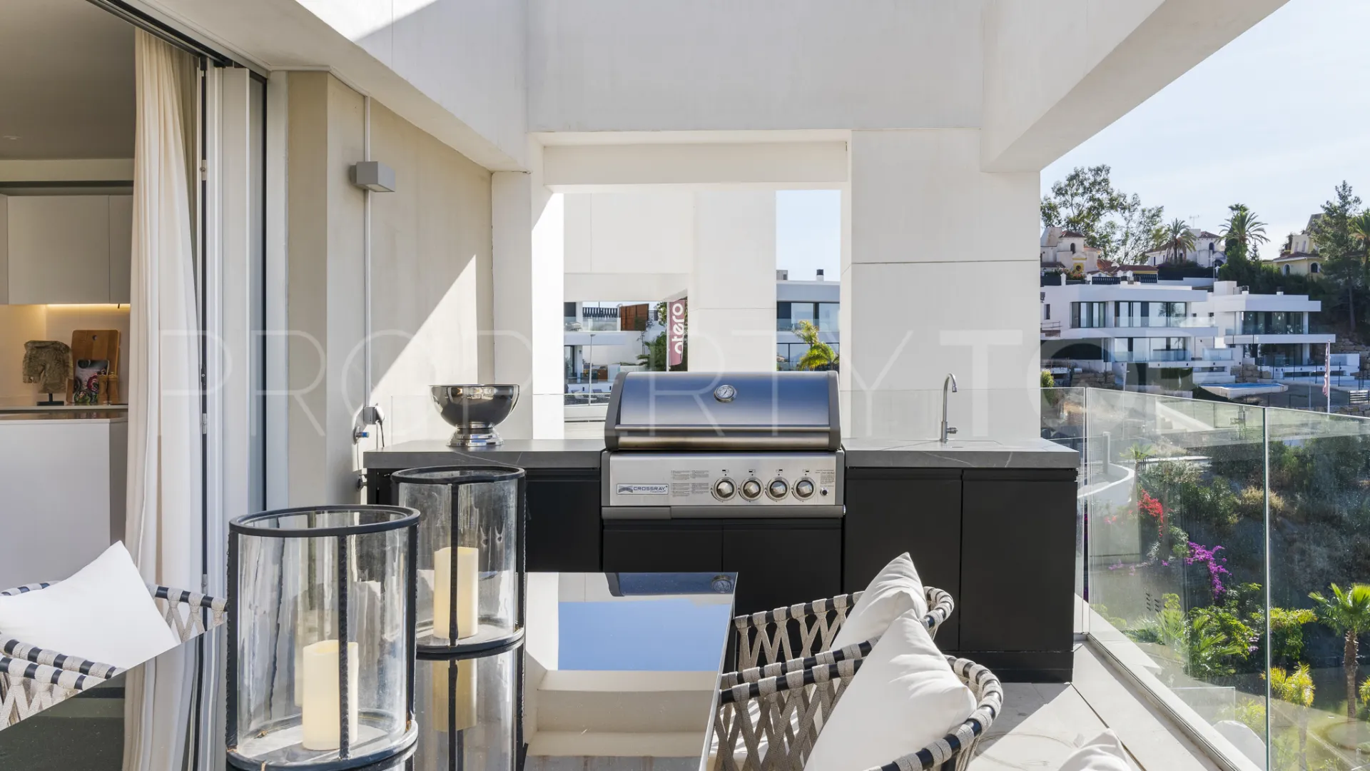 Atico duplex con 3 dormitorios en venta en La Morelia de Marbella