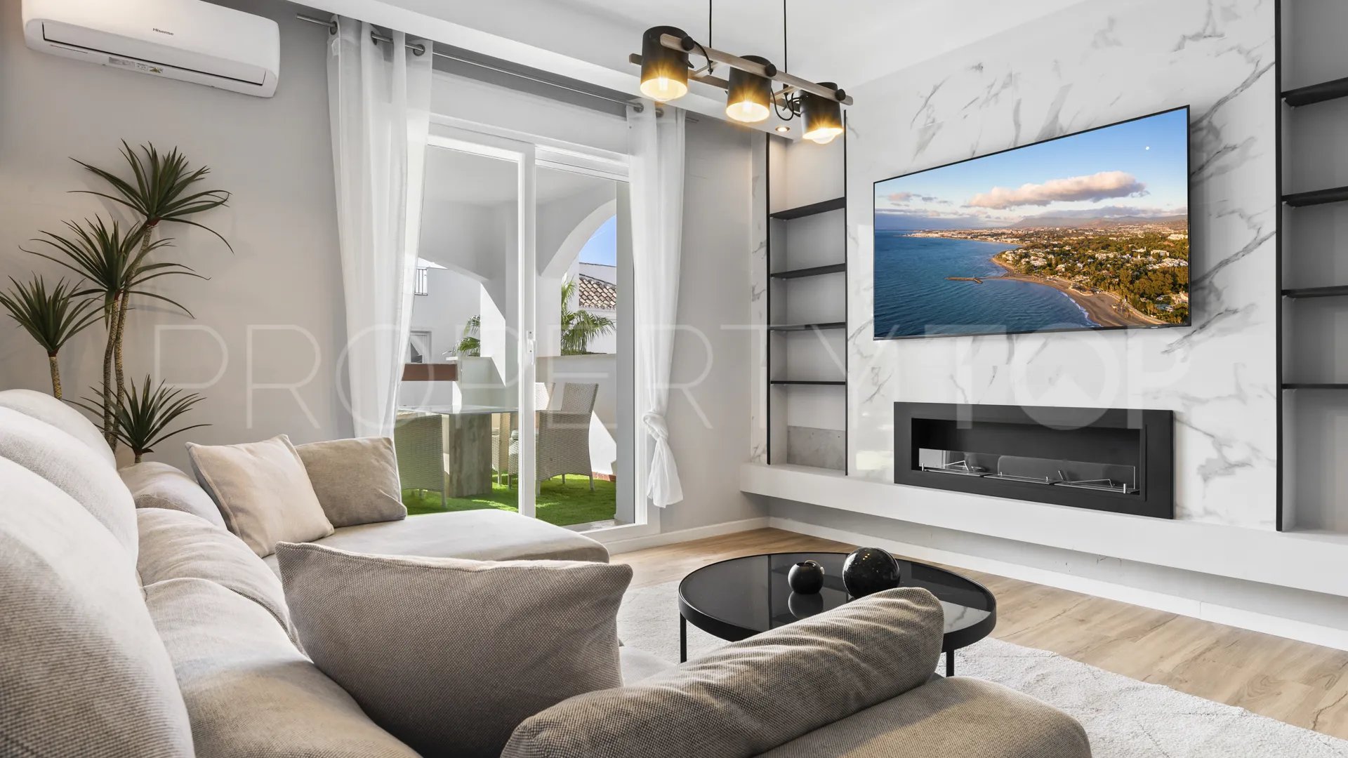 Ground floor apartment for sale in Aloha Royal