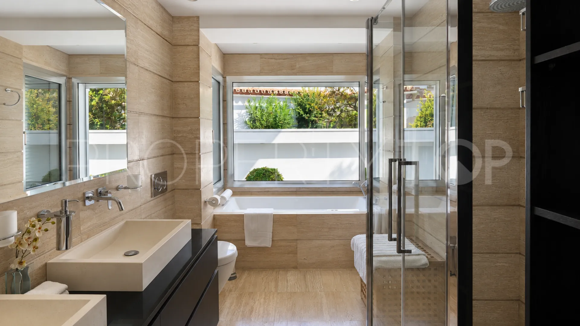 4 bedrooms Nueva Andalucia villa for sale
