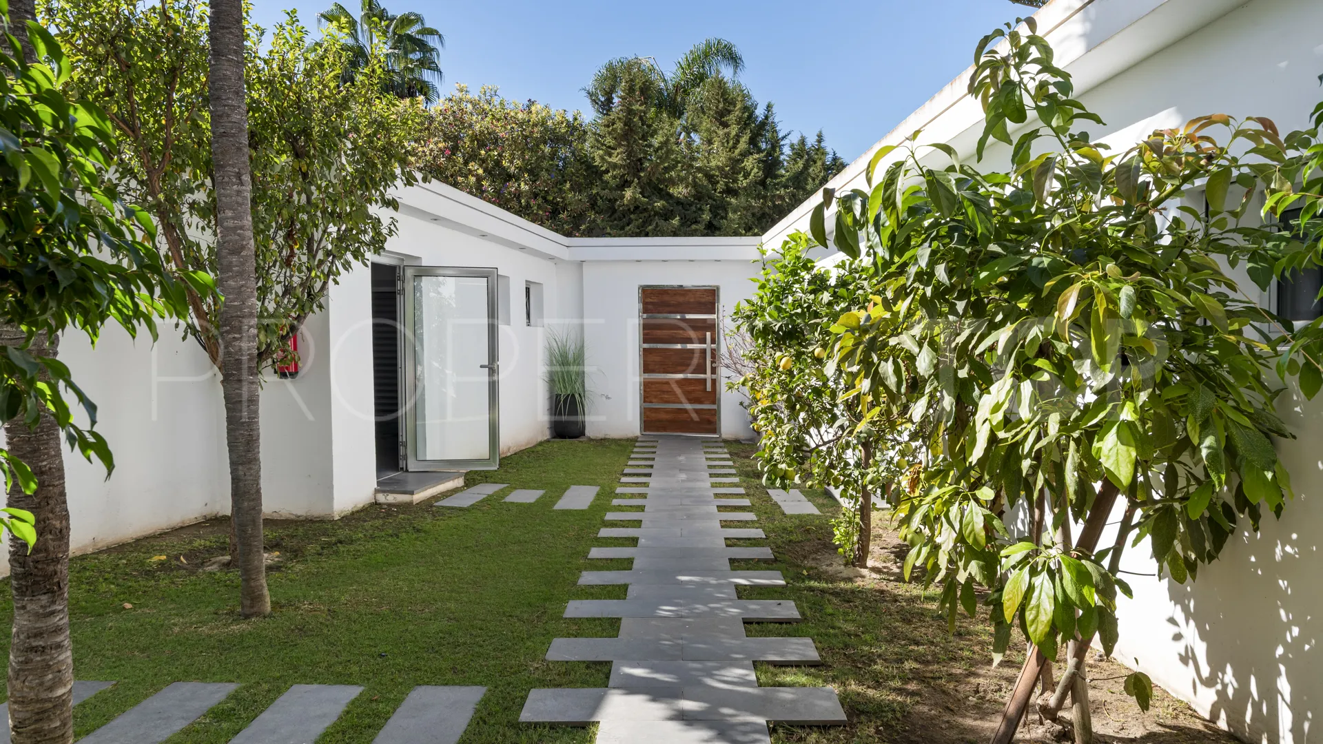 Nueva Andalucia, villa en venta