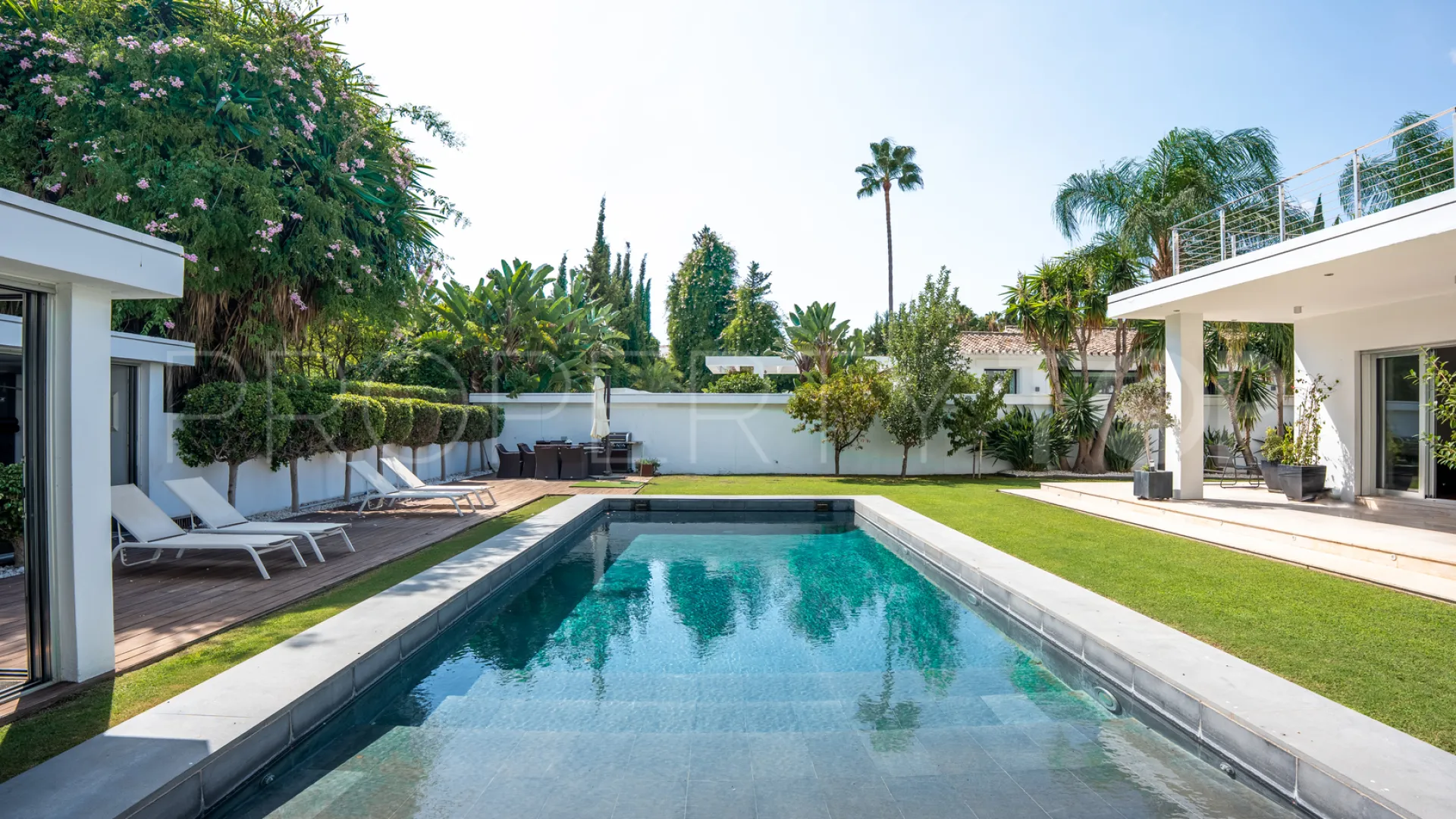4 bedrooms Nueva Andalucia villa for sale