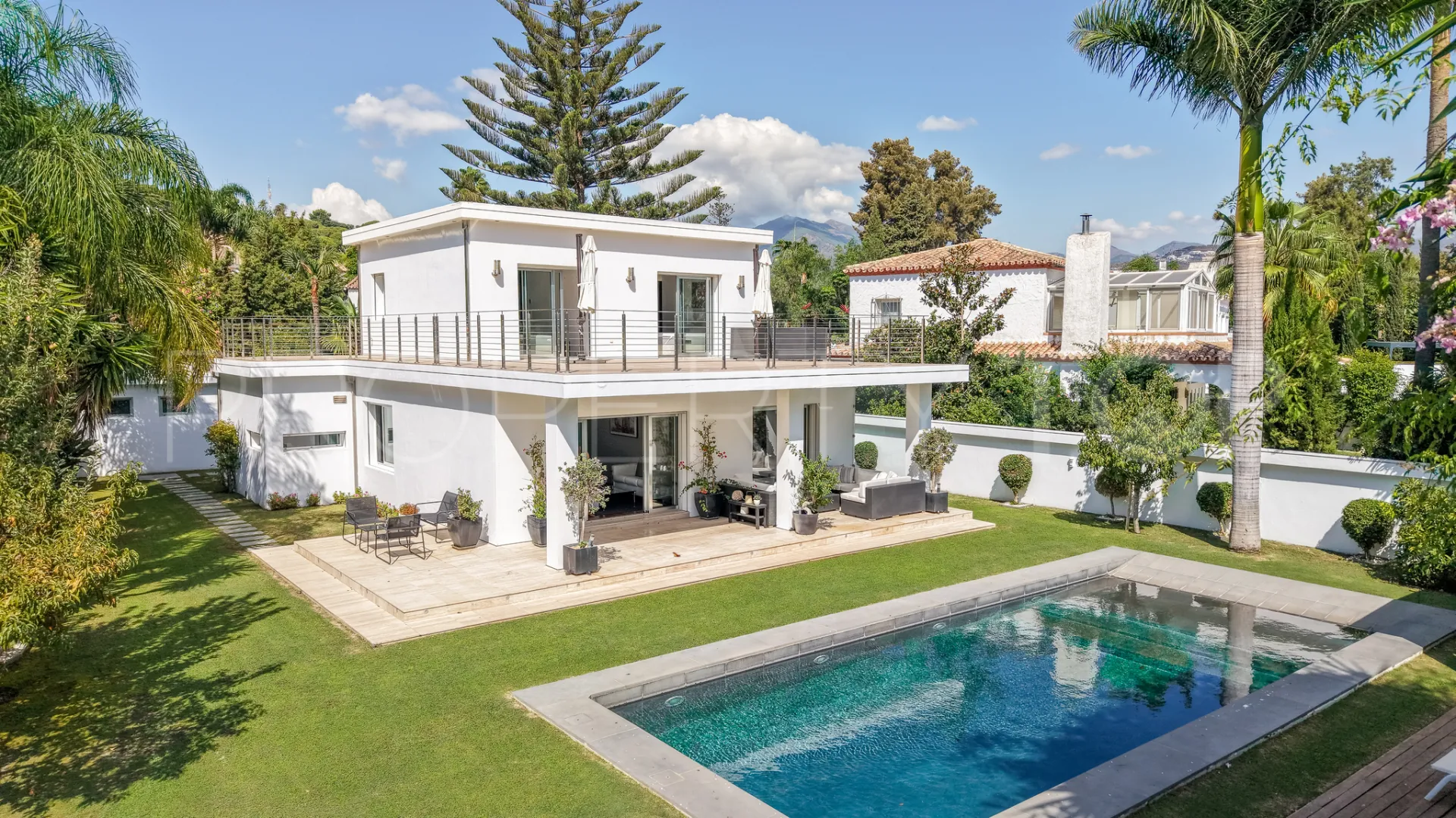 4 bedrooms Nueva Andalucia villa for sale