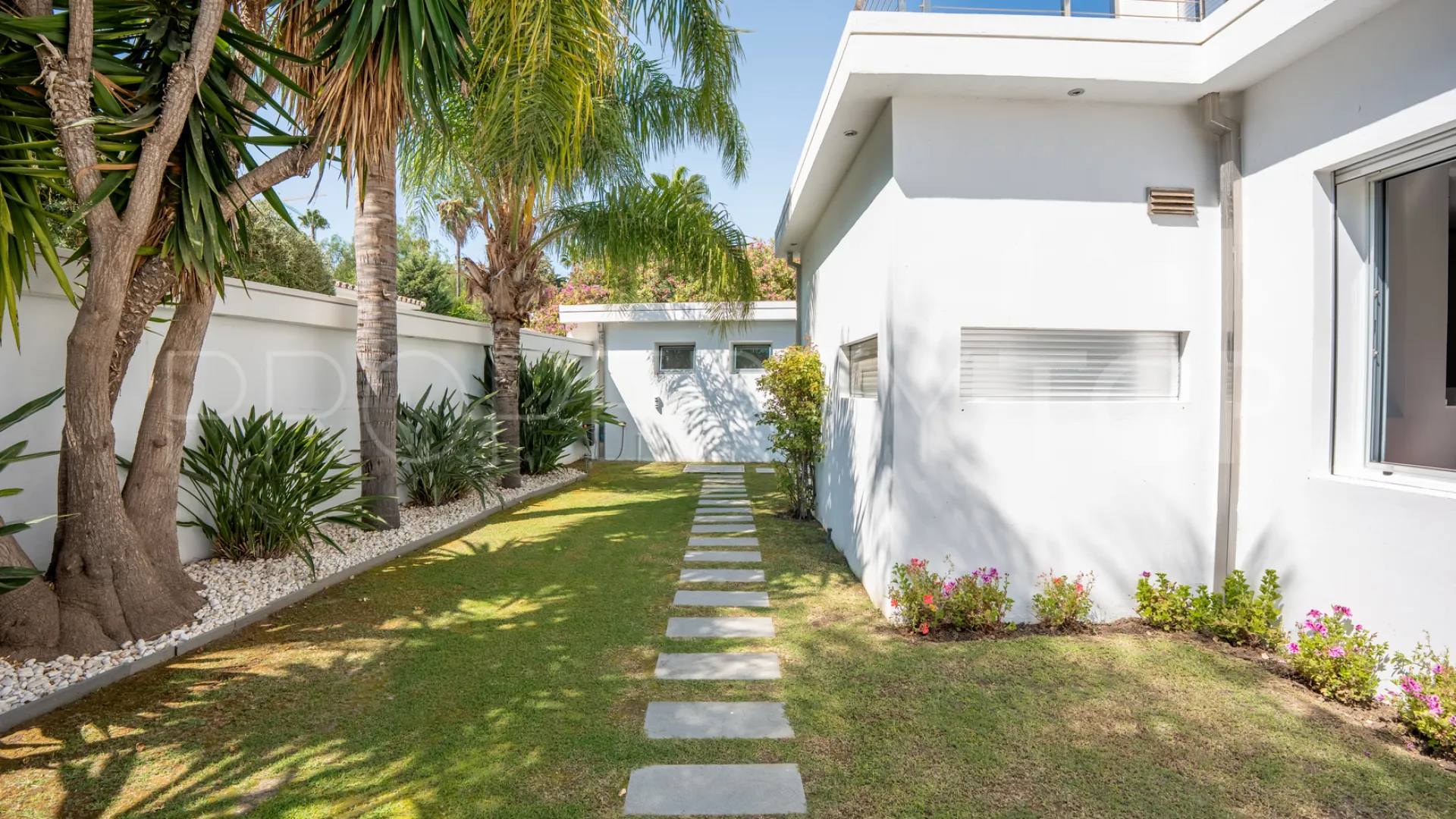 4 bedrooms Nueva Andalucia villa for sale