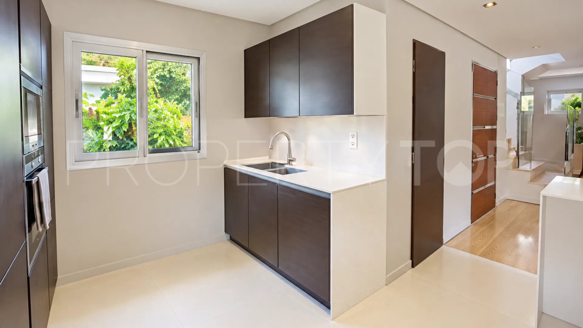 4 bedrooms Nueva Andalucia villa for sale