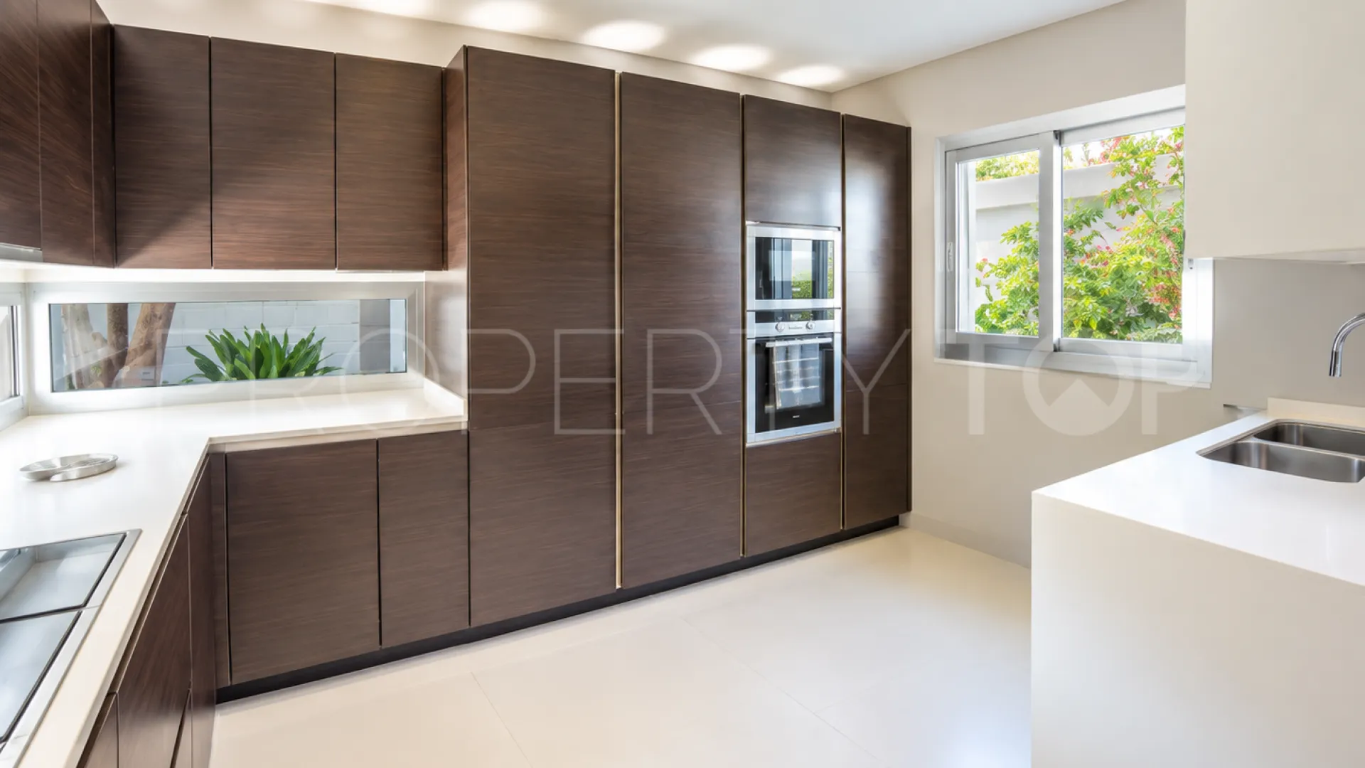 4 bedrooms Nueva Andalucia villa for sale