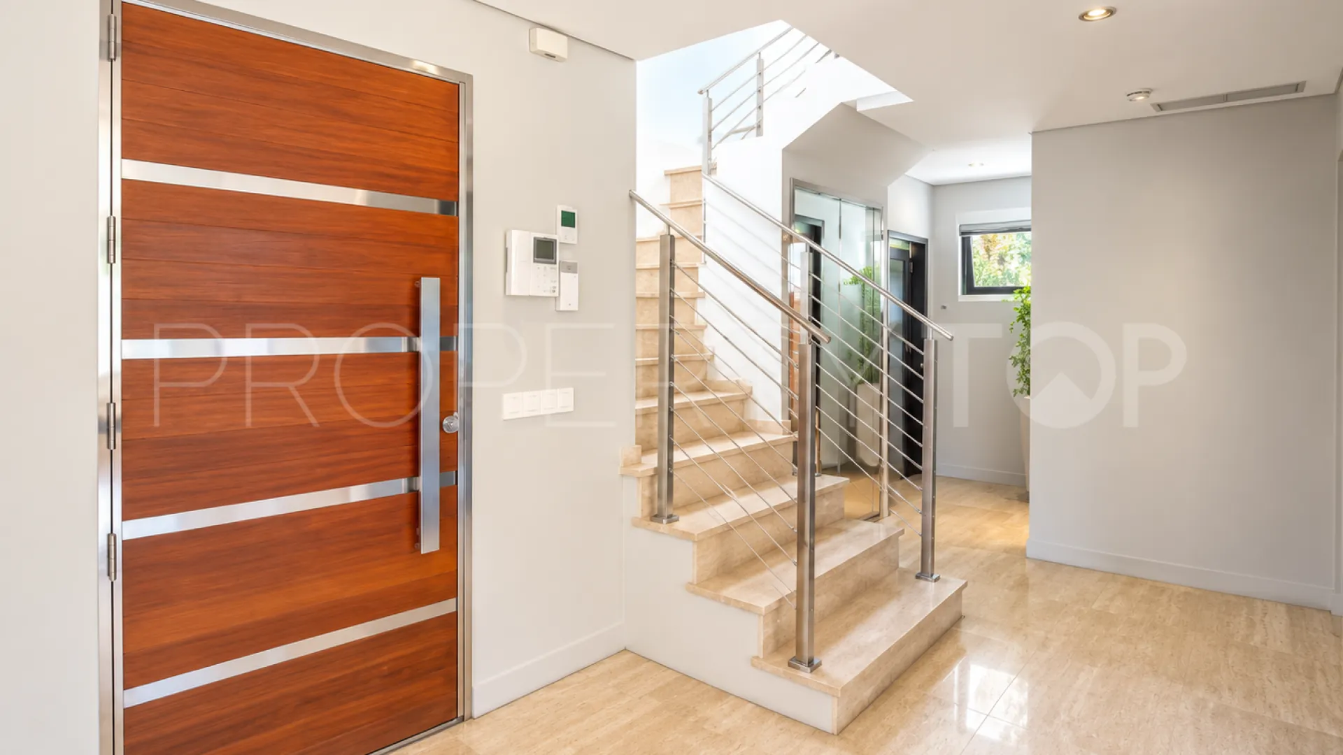 4 bedrooms Nueva Andalucia villa for sale