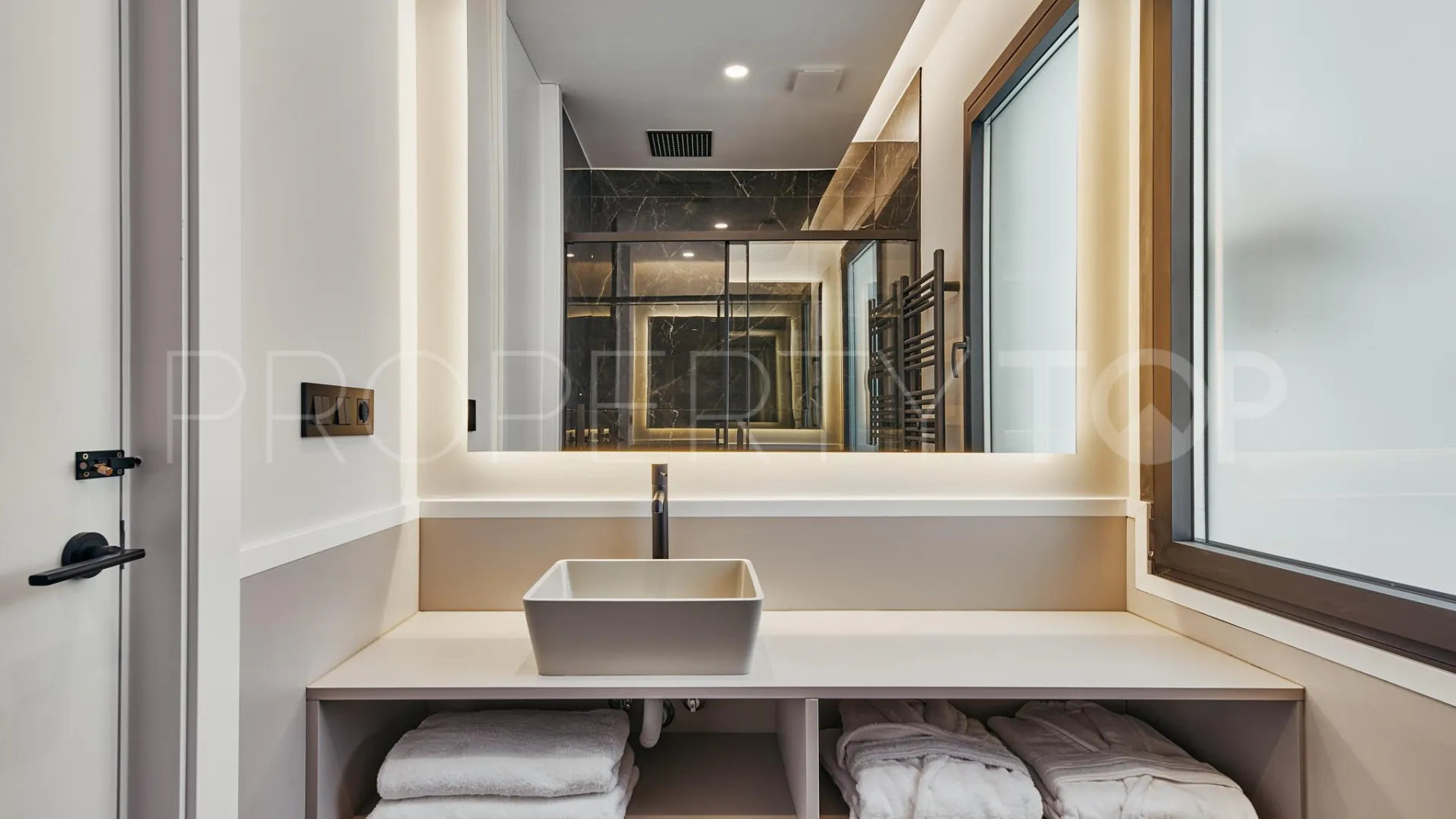 3 bedrooms Castellana flat for sale