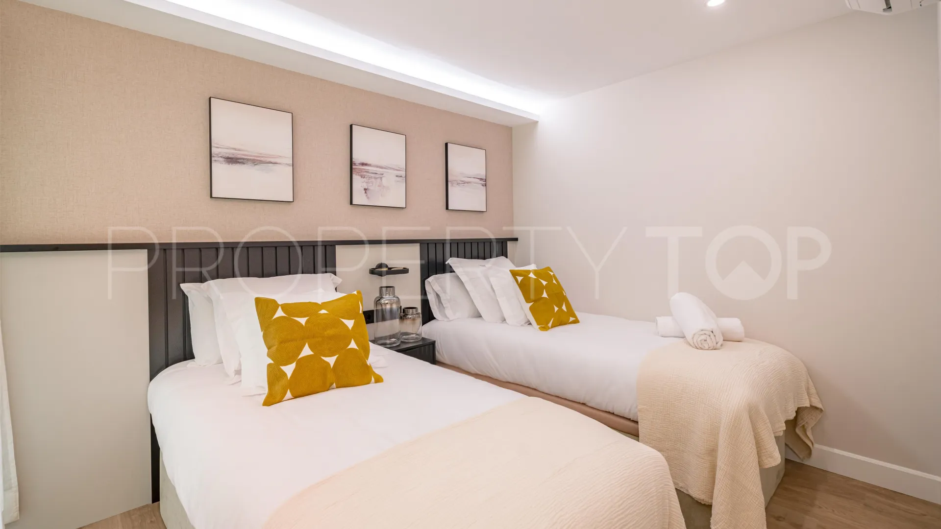 Goya, duplex con 2 dormitorios en venta