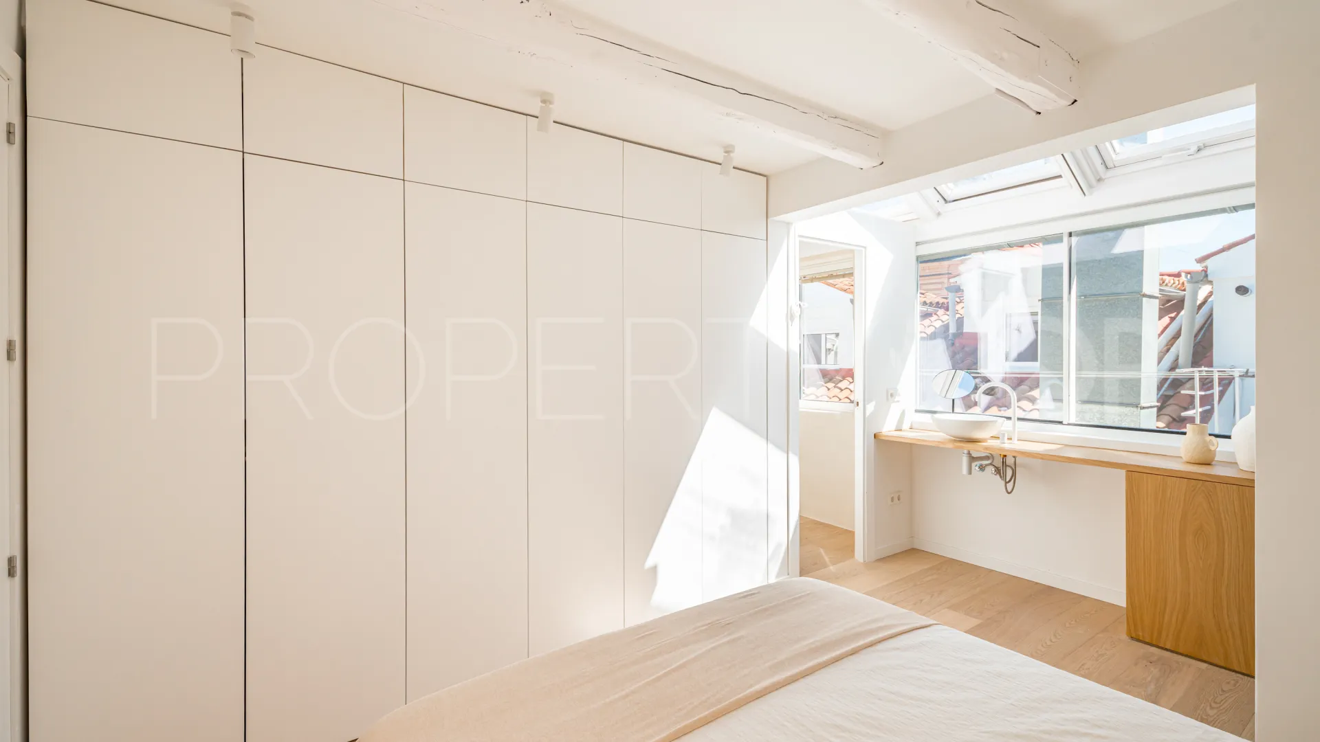 Se vende piso de 4 dormitorios en Madrid - Centro