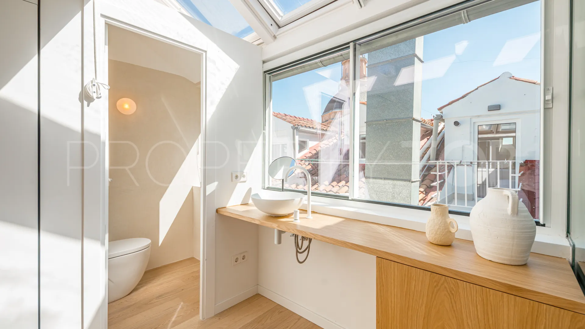 Se vende piso de 4 dormitorios en Madrid - Centro