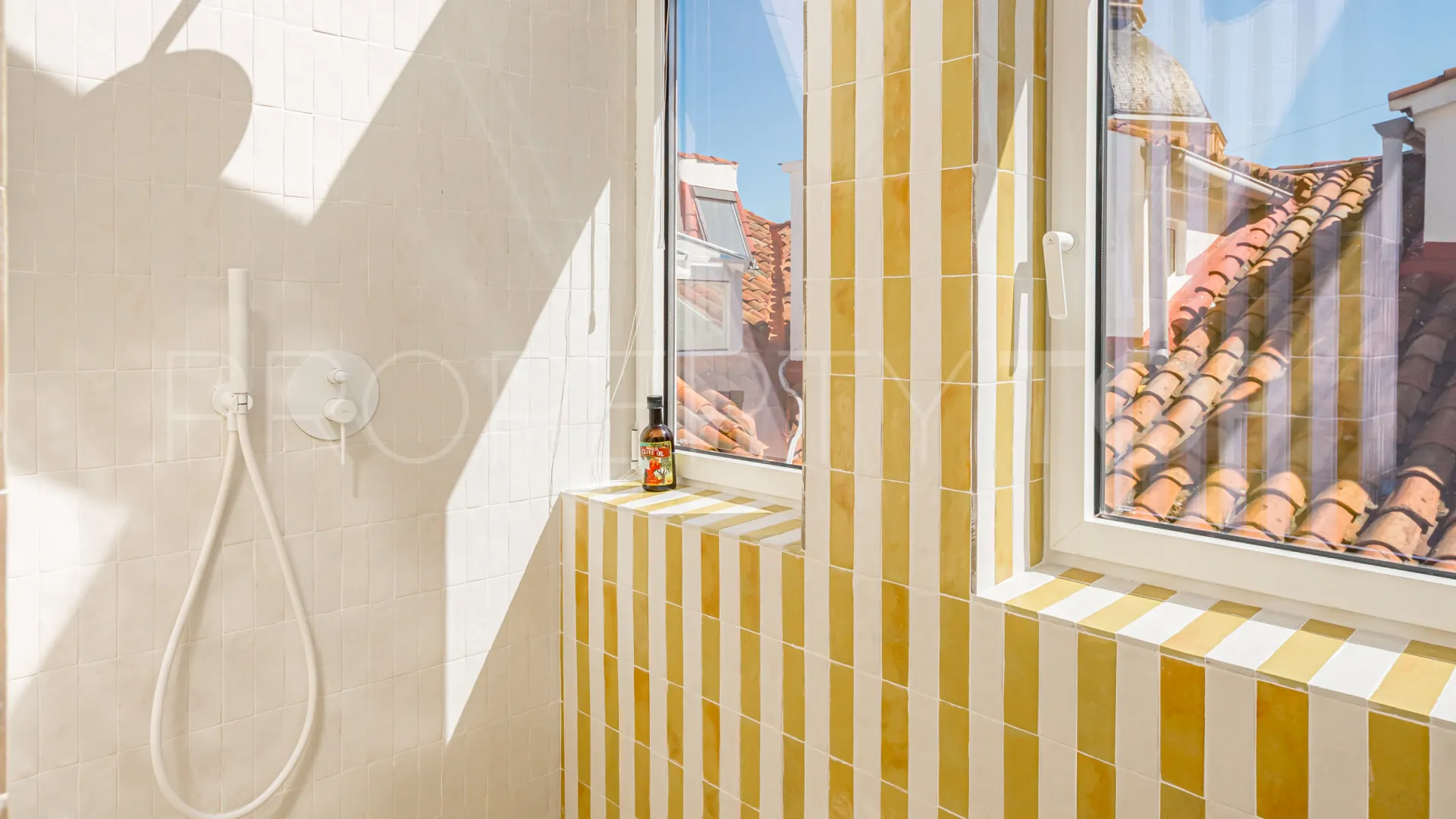 Se vende piso de 4 dormitorios en Madrid - Centro