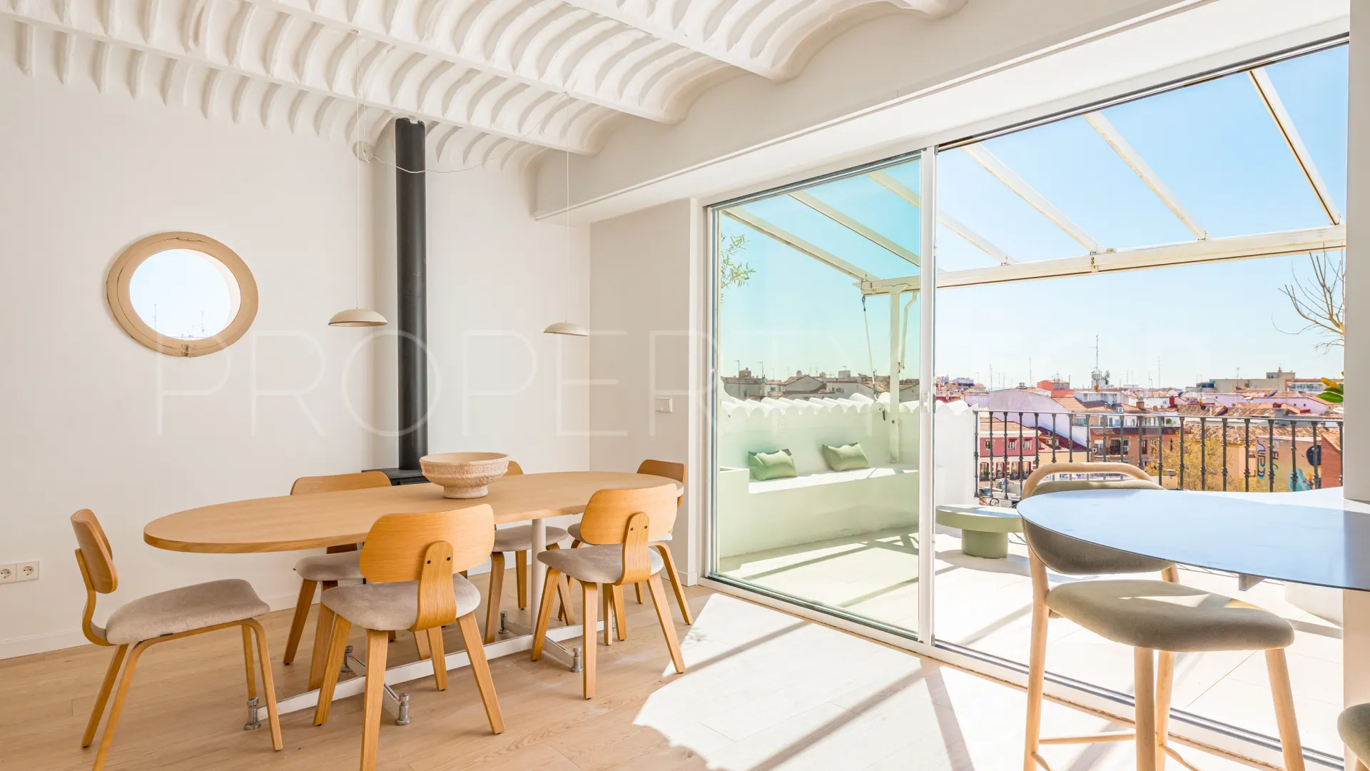 Se vende piso de 4 dormitorios en Madrid - Centro