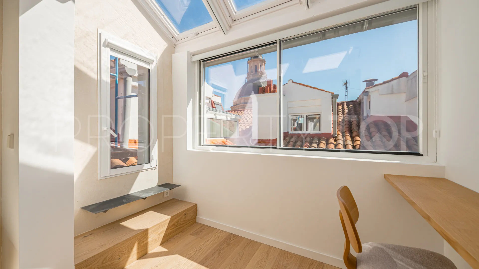 Se vende piso de 4 dormitorios en Madrid - Centro