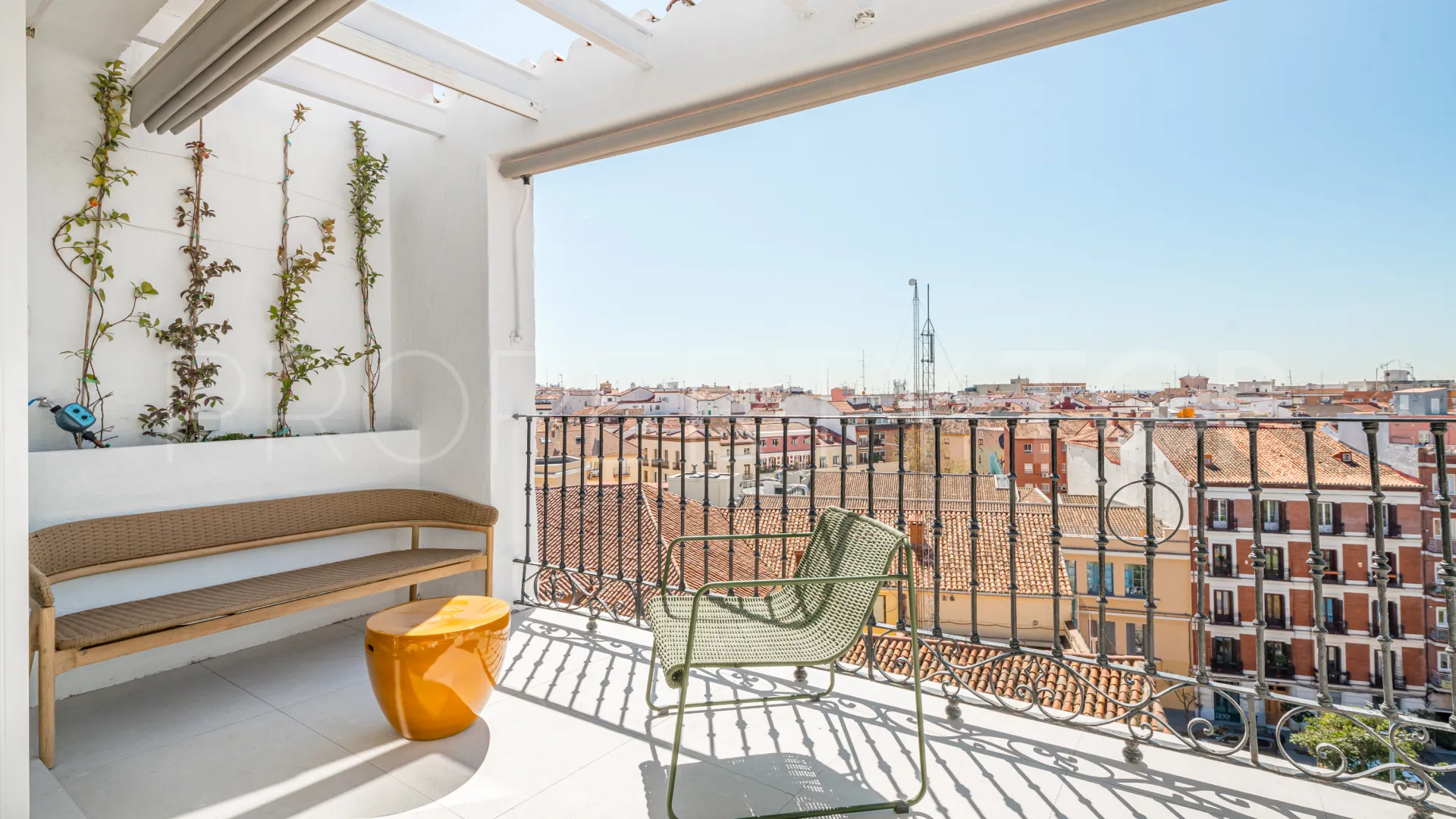 Se vende piso de 4 dormitorios en Madrid - Centro
