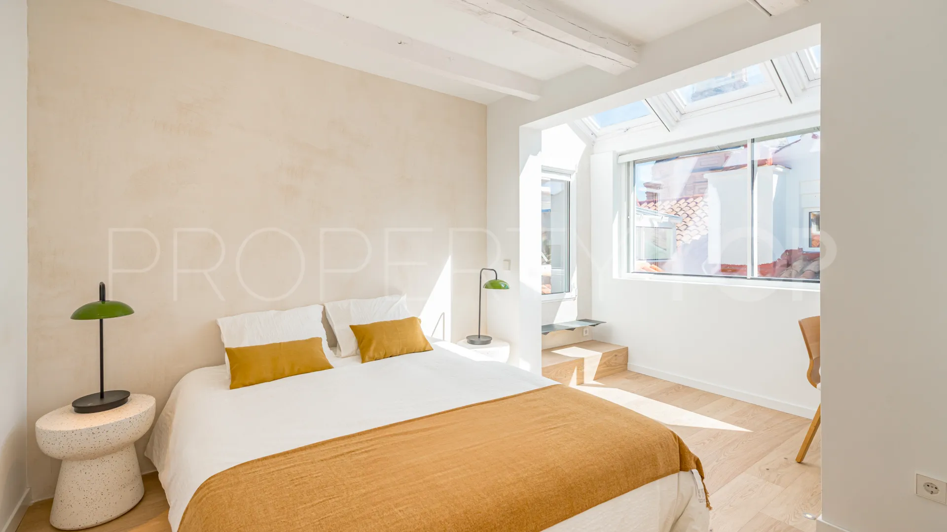 Se vende piso de 4 dormitorios en Madrid - Centro