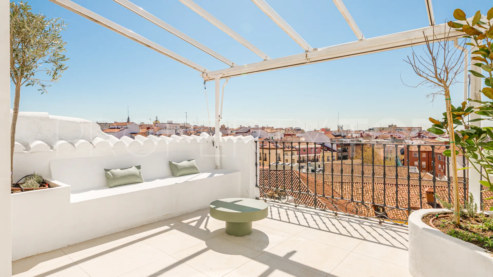 Se vende piso de 4 dormitorios en Madrid - Centro