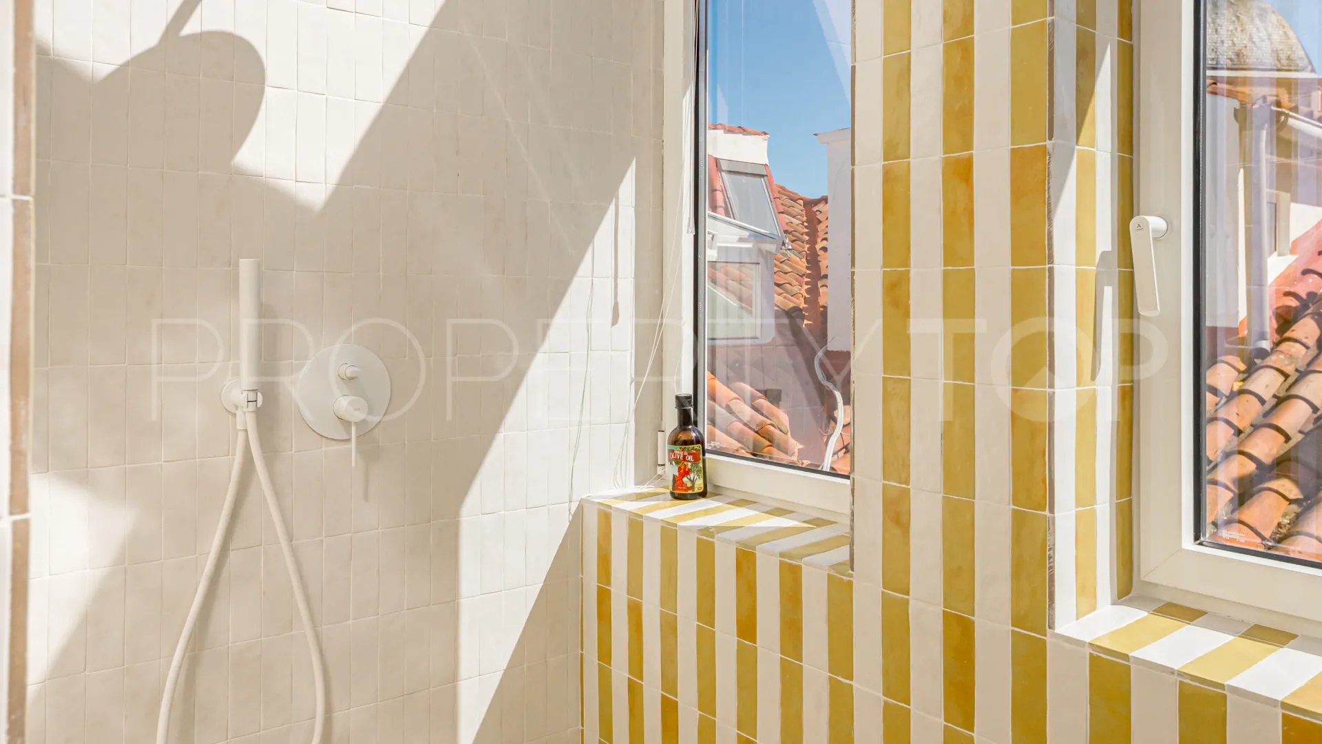 Se vende piso de 4 dormitorios en Madrid - Centro