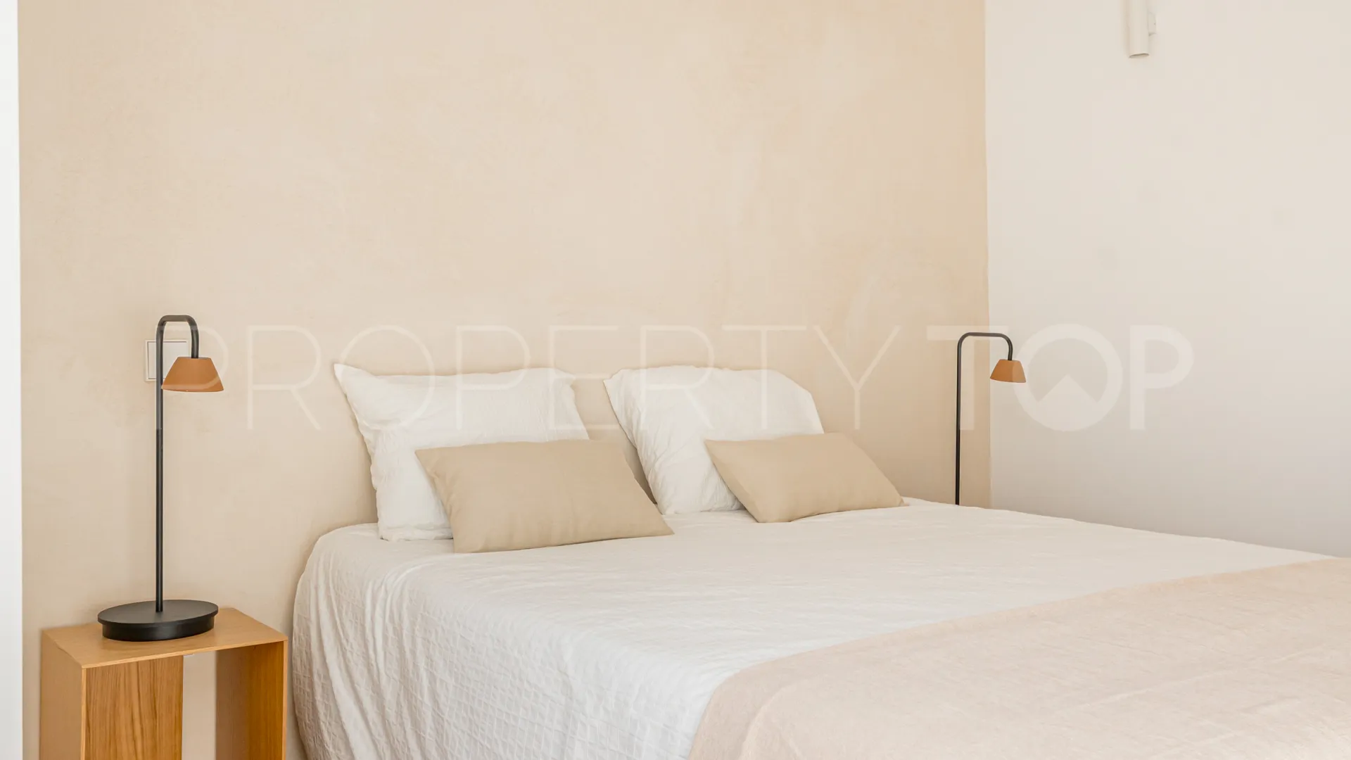 Se vende piso de 4 dormitorios en Madrid - Centro