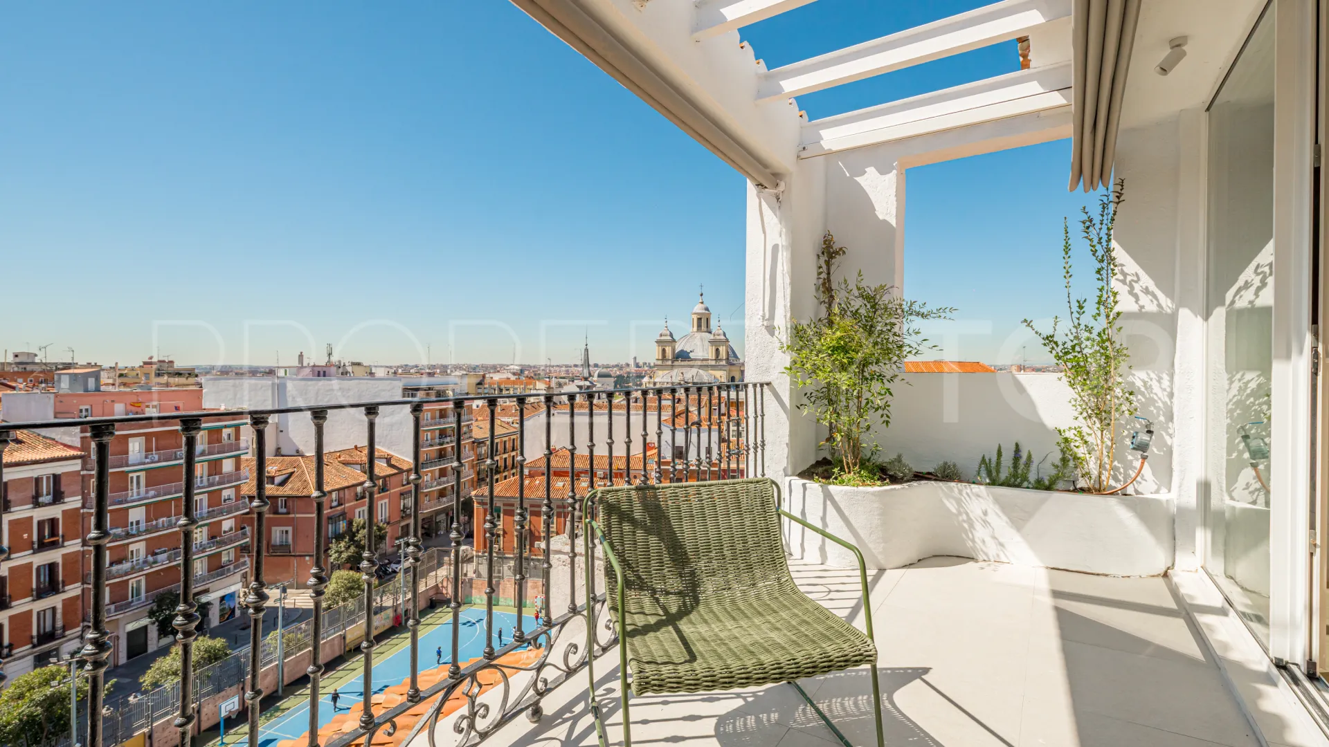 Se vende piso de 4 dormitorios en Madrid - Centro