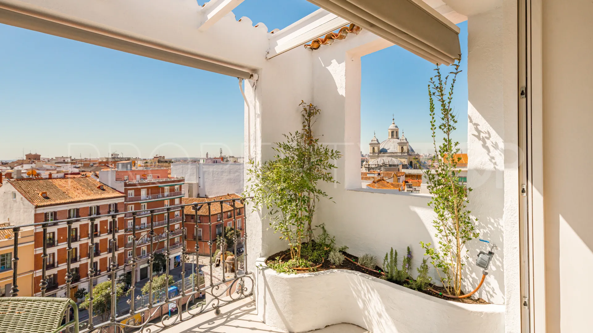 Se vende piso de 4 dormitorios en Madrid - Centro