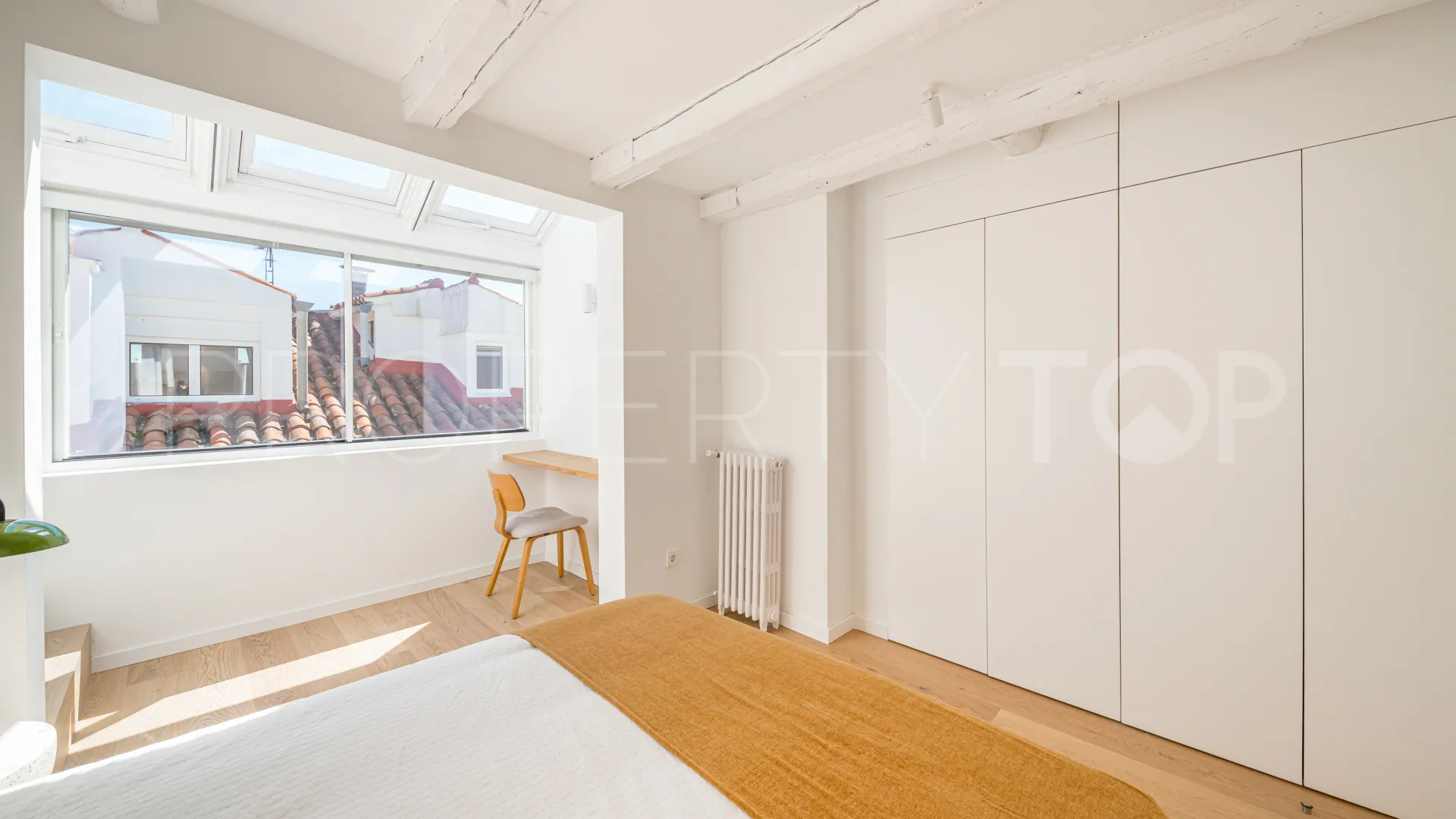 Se vende piso de 4 dormitorios en Madrid - Centro