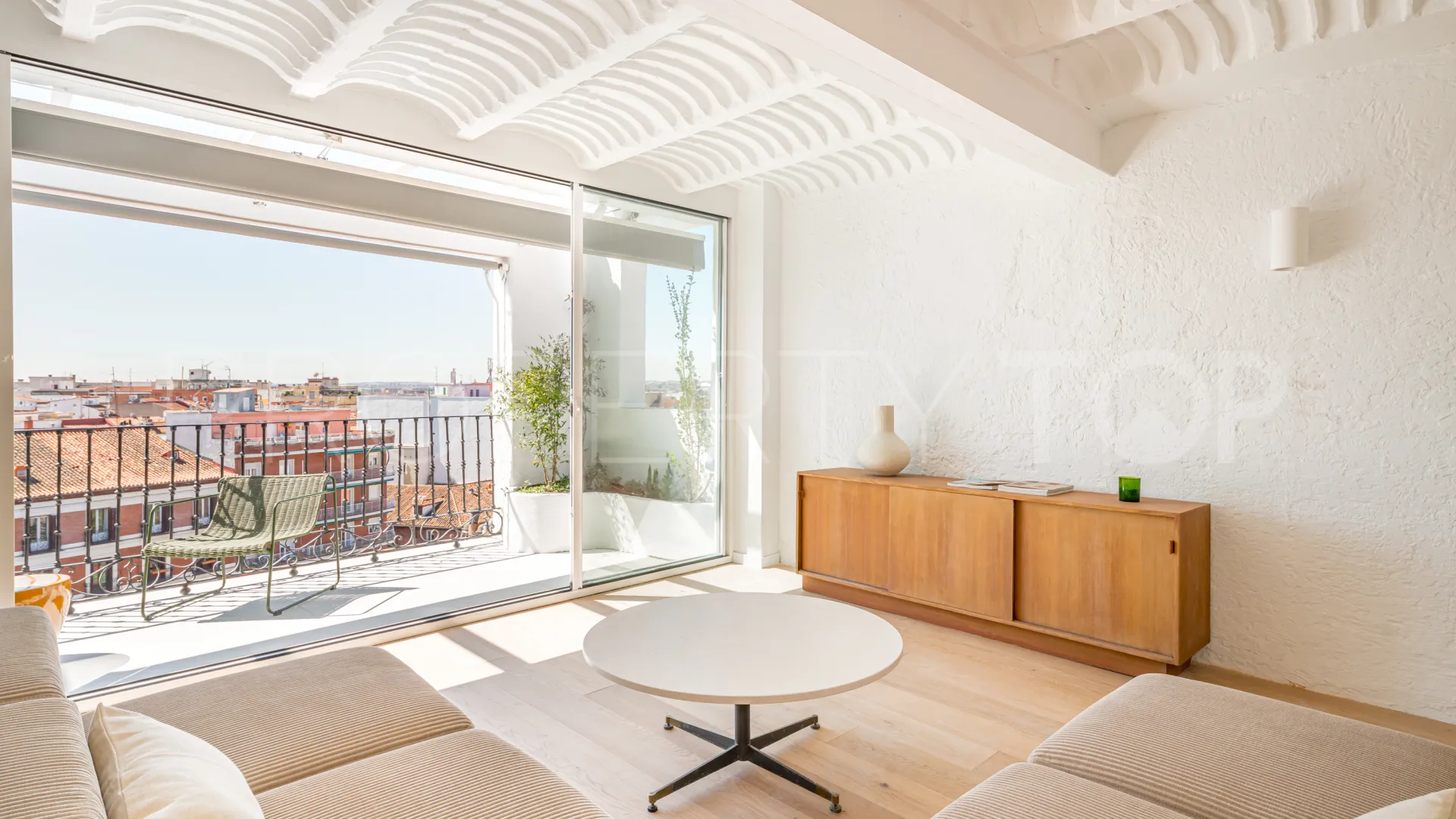 Se vende piso de 4 dormitorios en Madrid - Centro