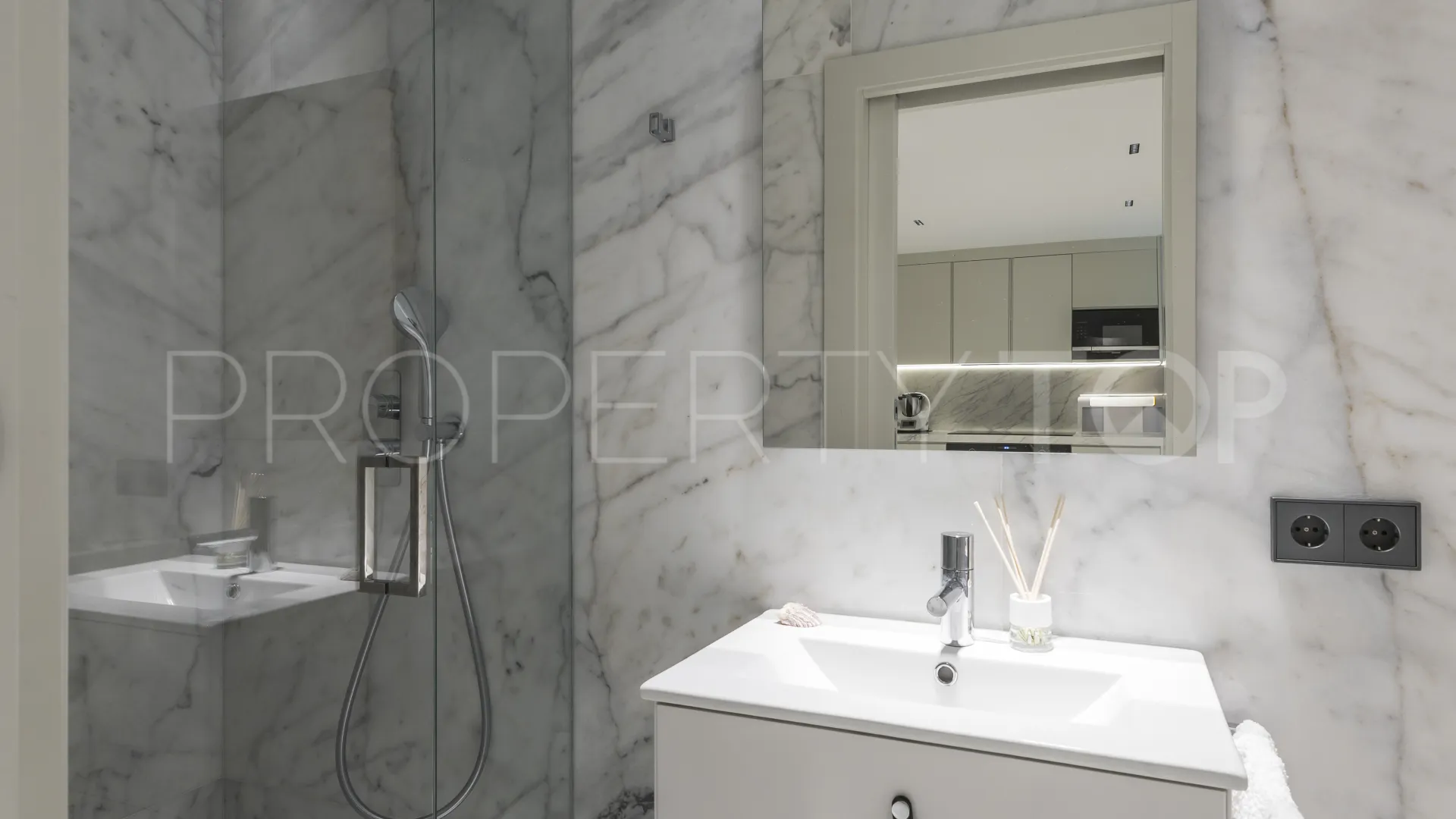 3 bedrooms Castellana flat for sale