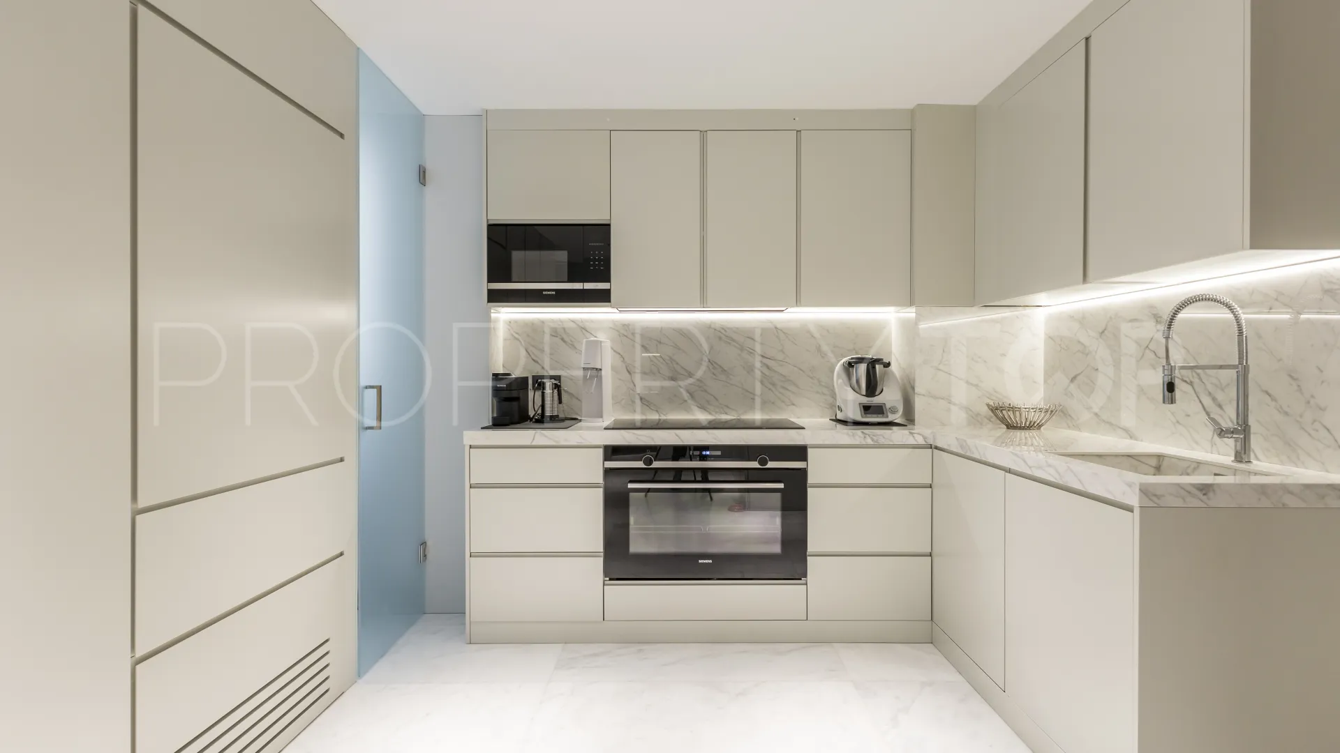 3 bedrooms Castellana flat for sale