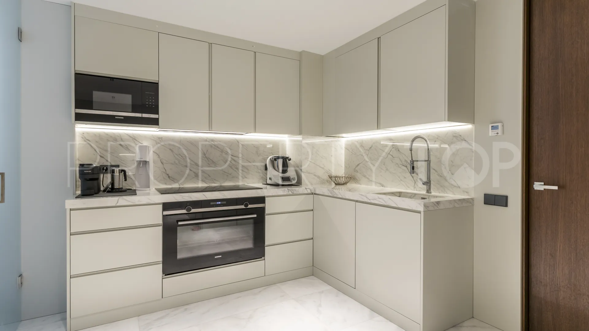 3 bedrooms Castellana flat for sale