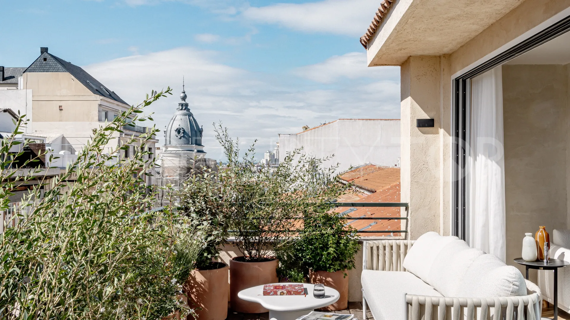 Recoletos, atico duplex de 3 dormitorios en venta