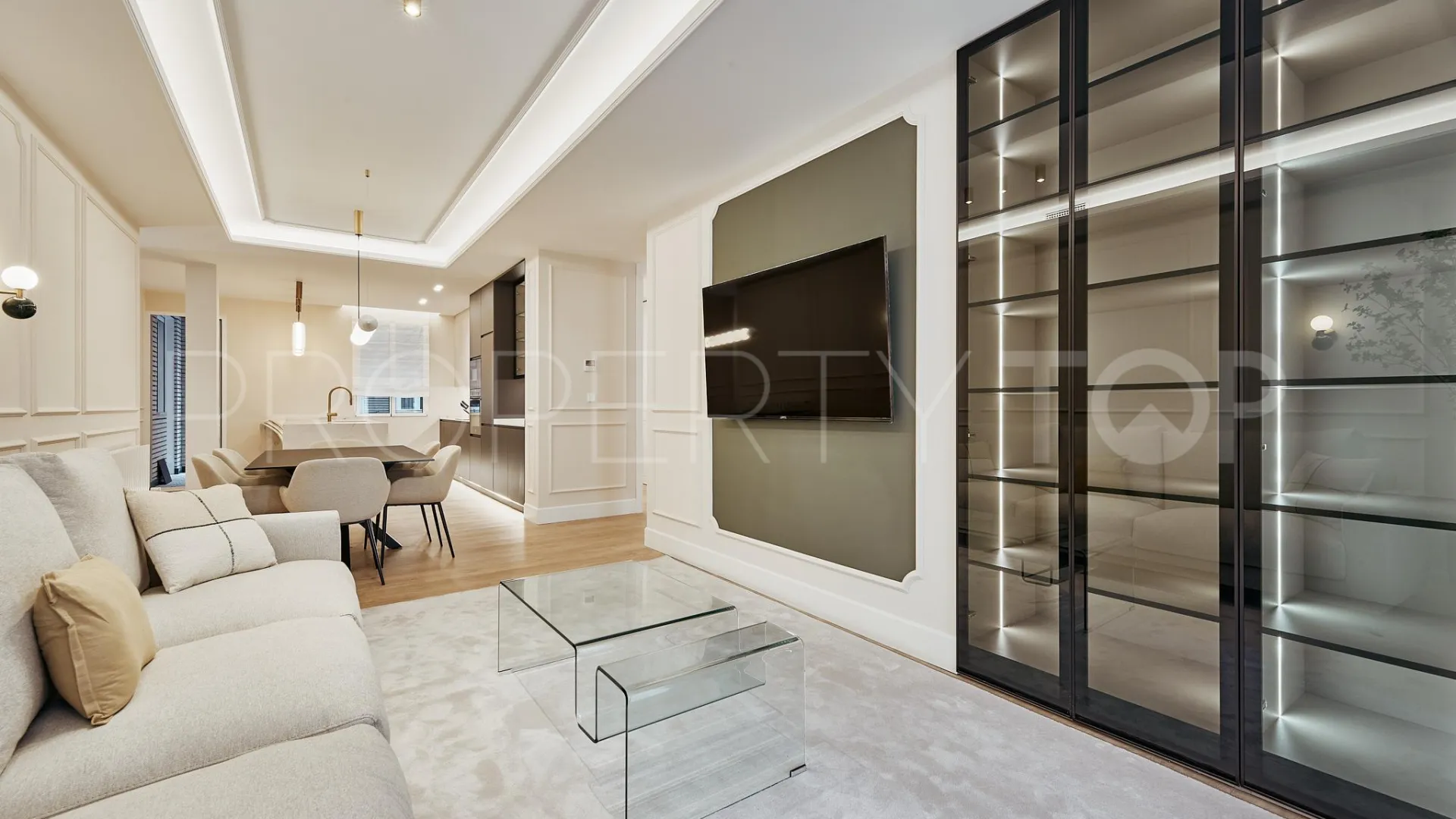 Se vende piso en Goya con 3 dormitorios