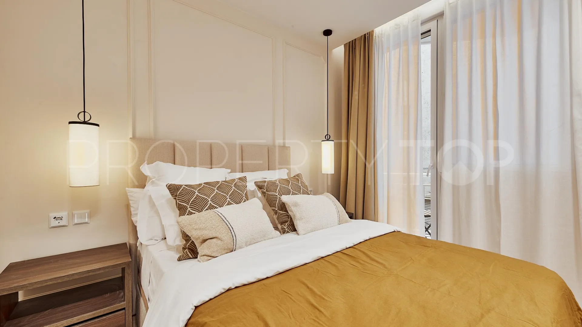 Se vende piso en Goya con 3 dormitorios