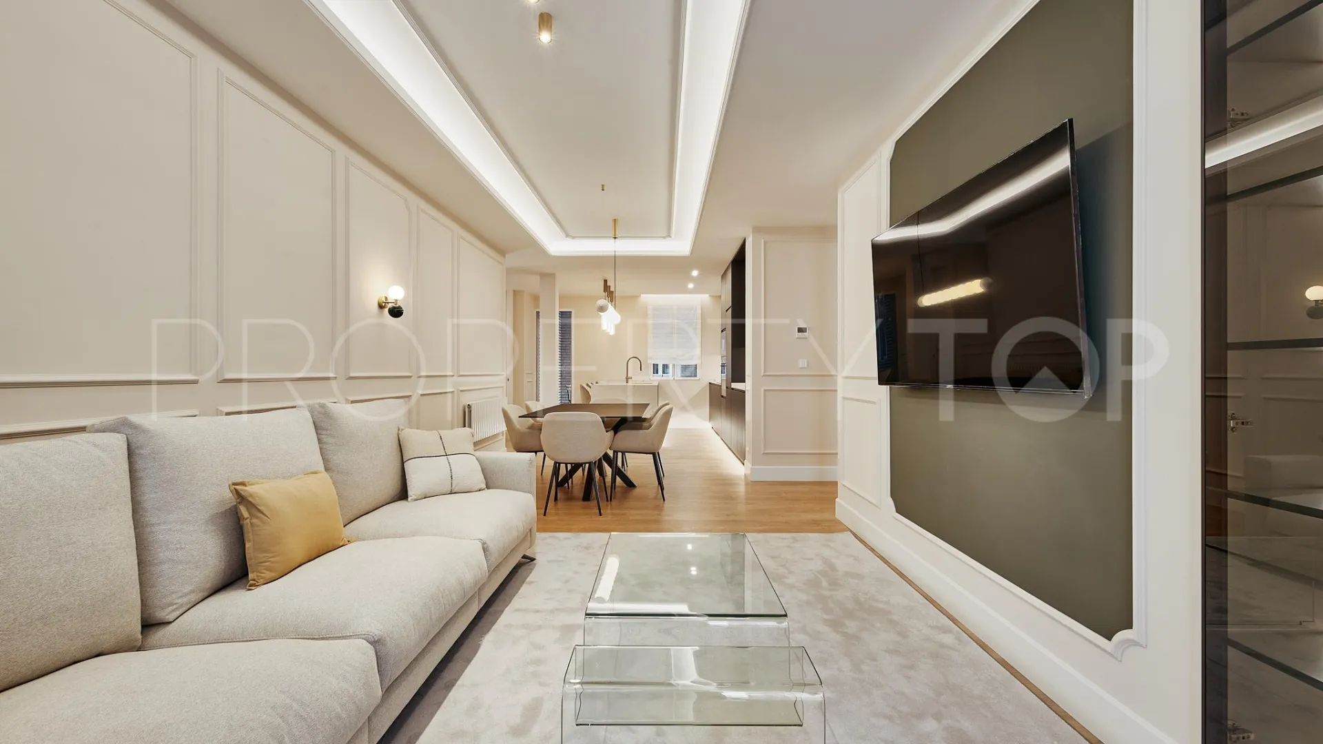 Se vende piso en Goya con 3 dormitorios