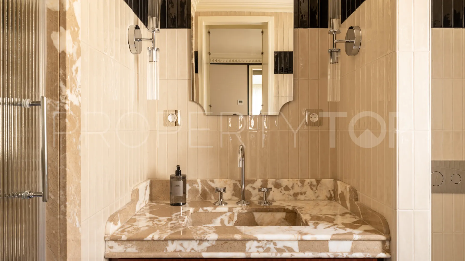 3 bedrooms flat for sale in Castellana