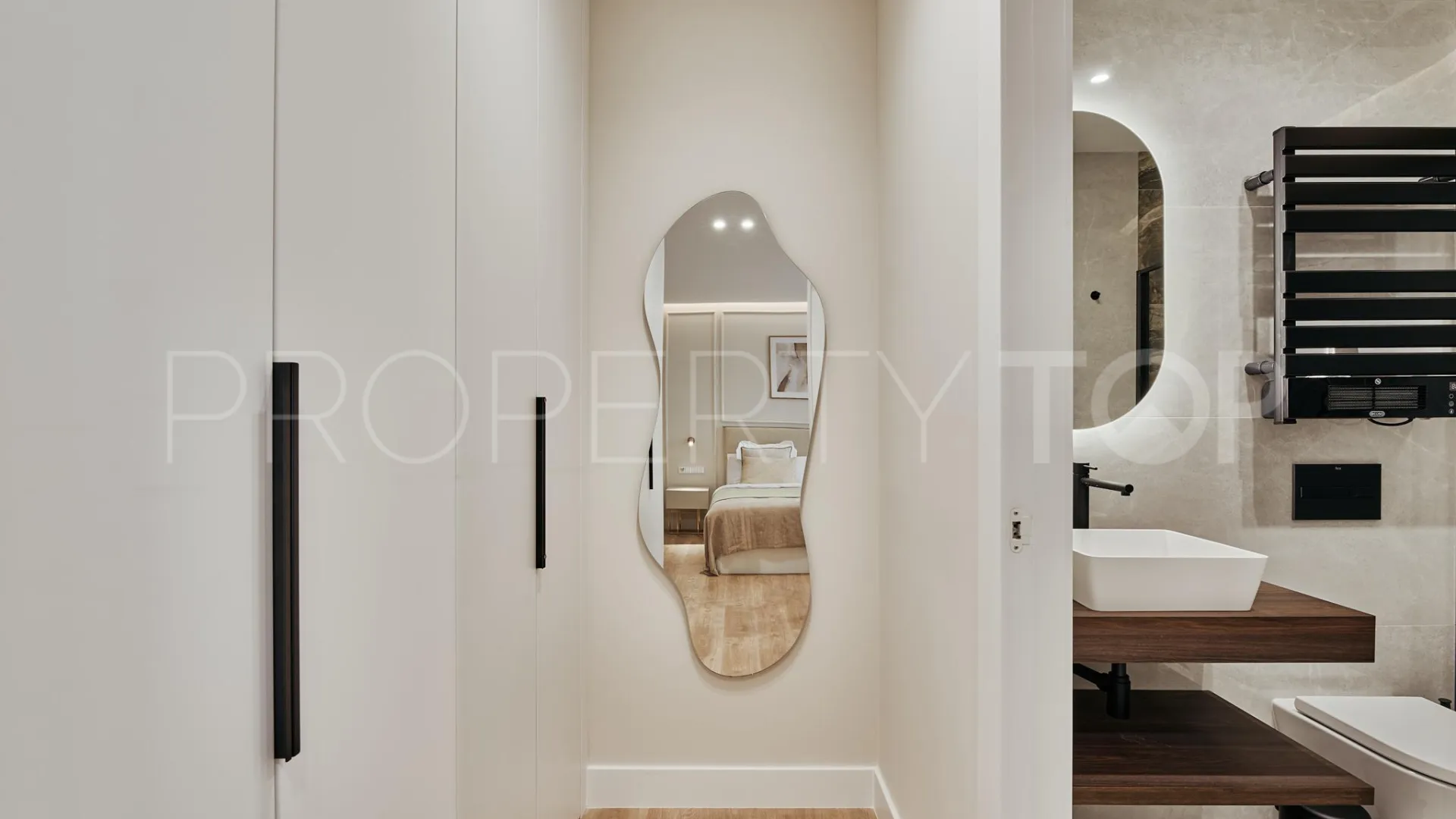 Piso a la venta de 3 dormitorios en Castellana