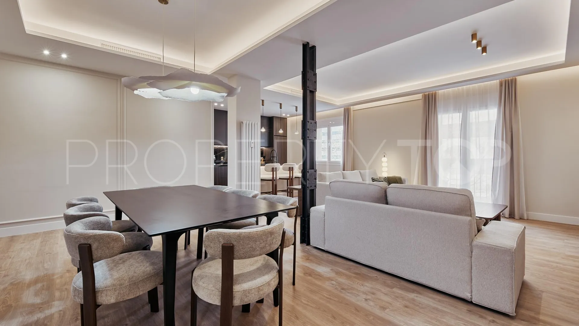 Piso a la venta de 3 dormitorios en Castellana
