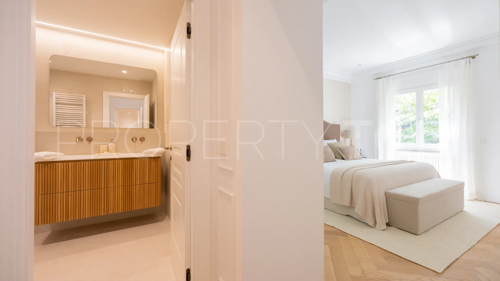 Comprar piso con 3 dormitorios en Castellana