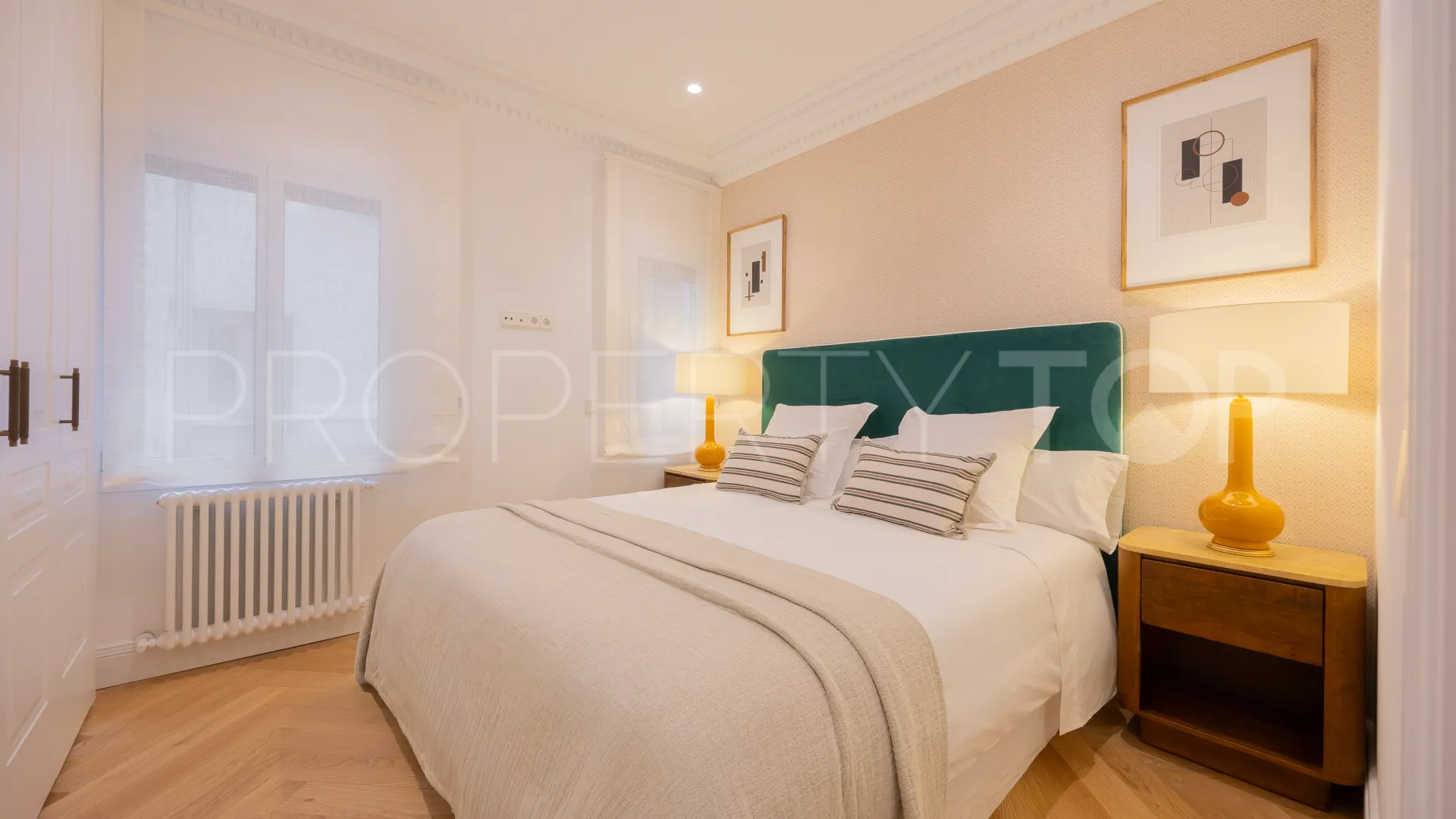 Comprar piso con 3 dormitorios en Castellana