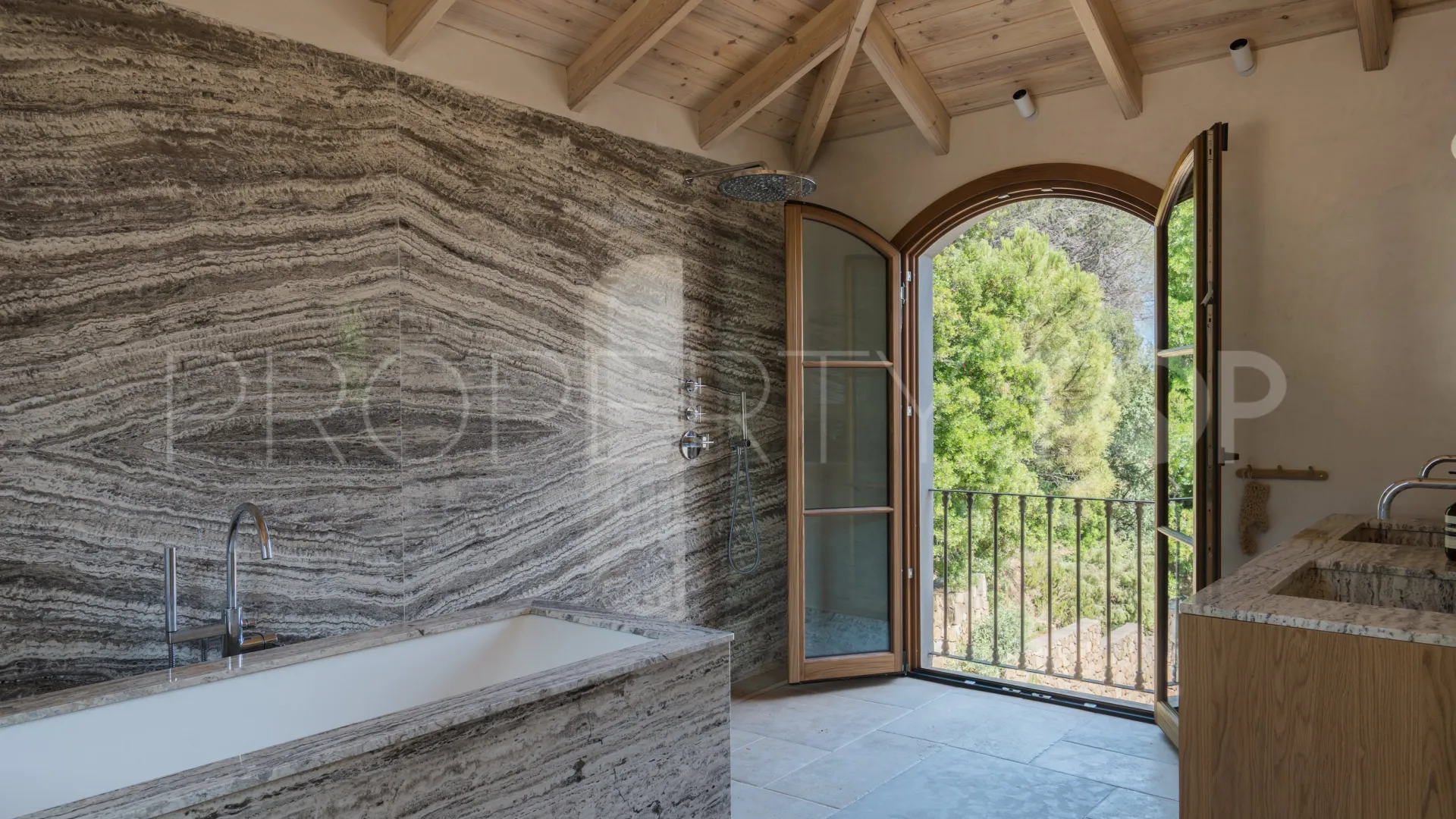 For sale El Madroñal house