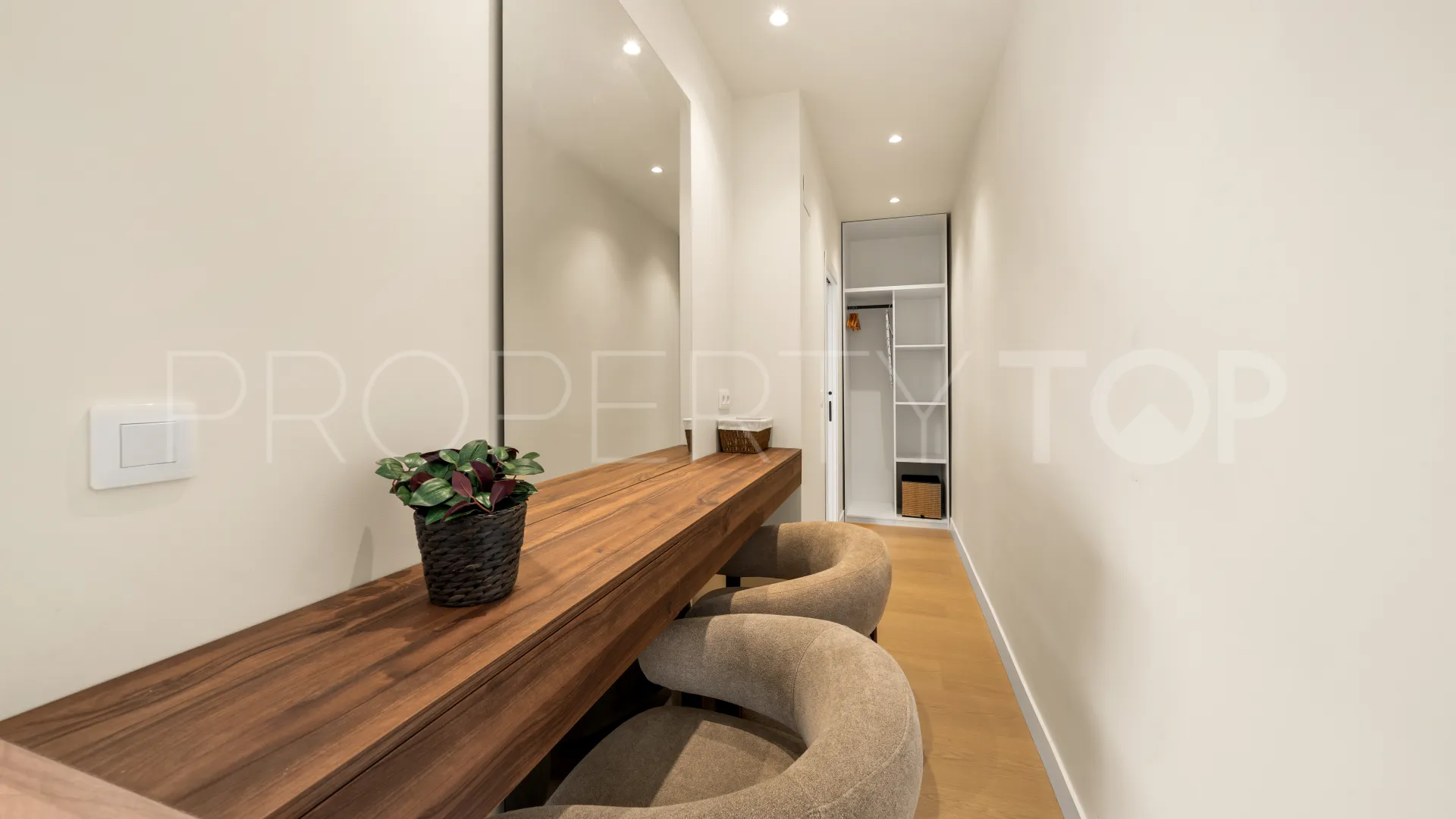 For sale Malaga building with 6 bedrooms